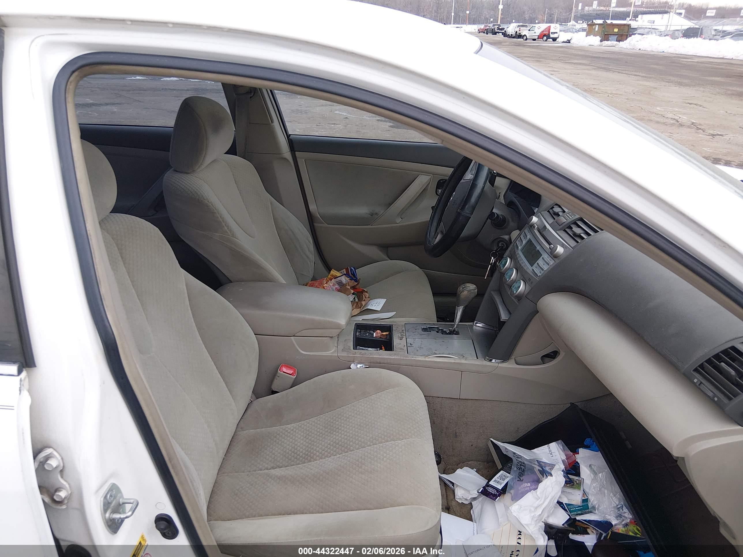 TOYOTA CAMRY image 5