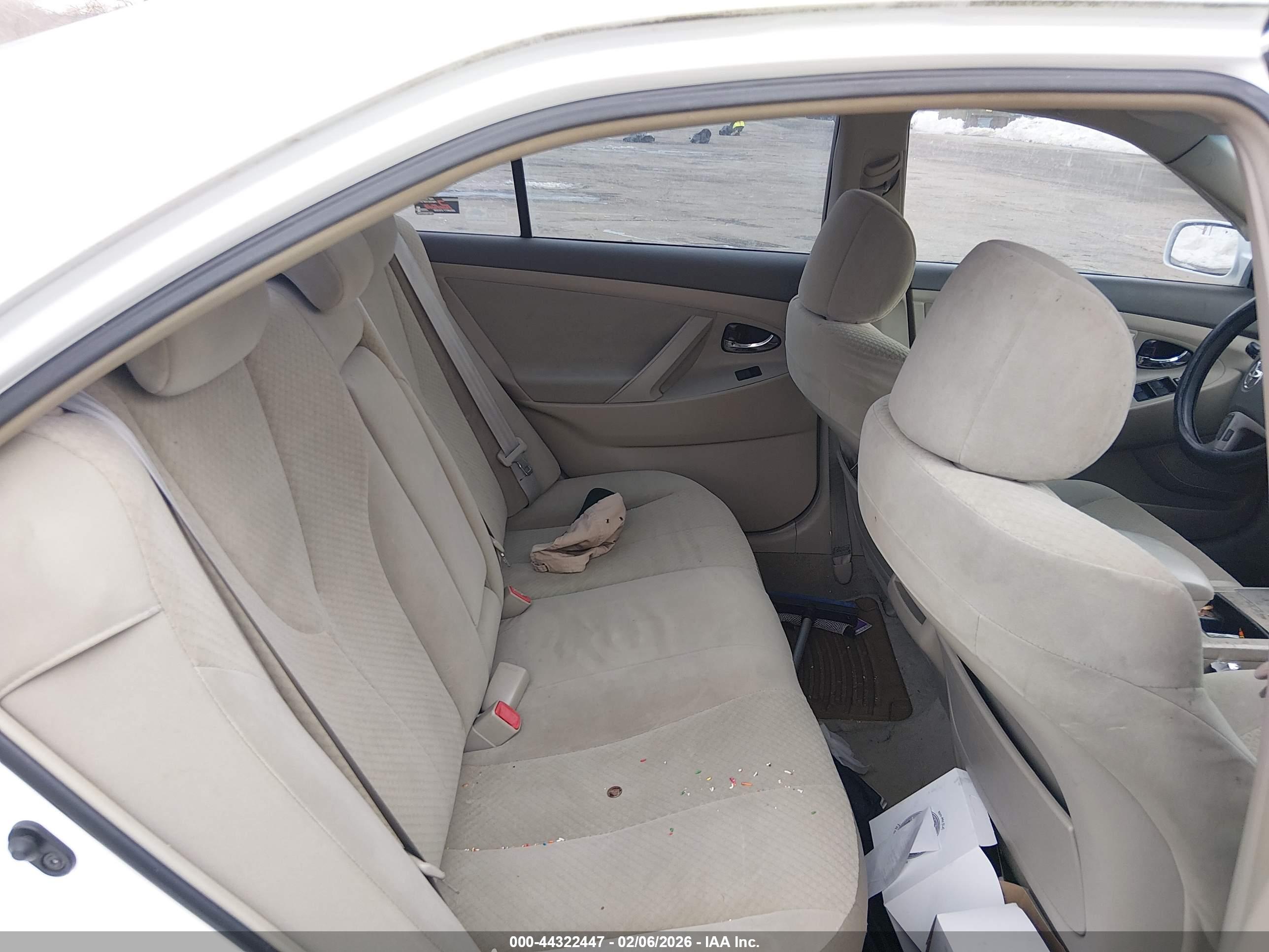 TOYOTA CAMRY image 8