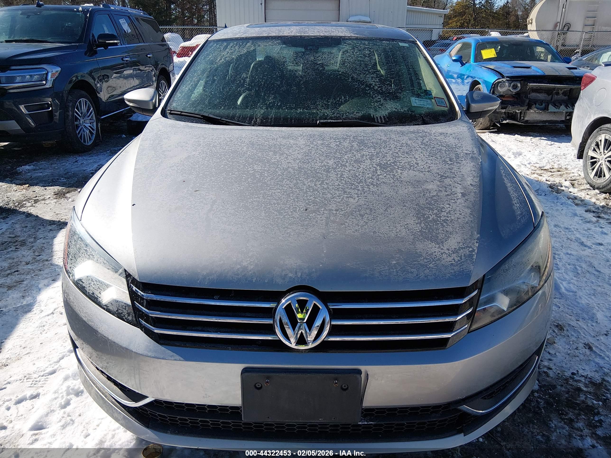 VOLKSWAGEN PASSAT image 6