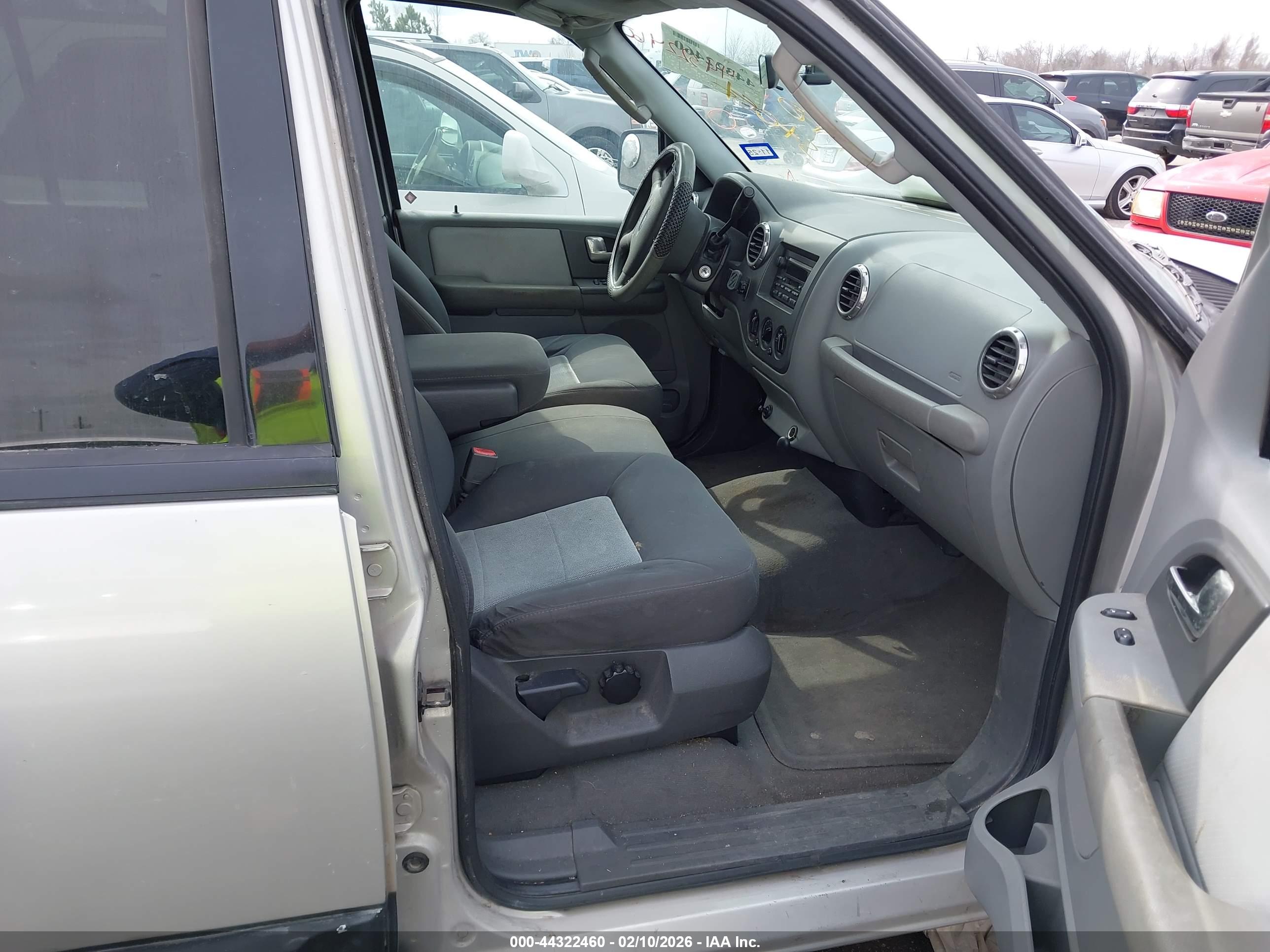 FORD EXPEDITION image 5
