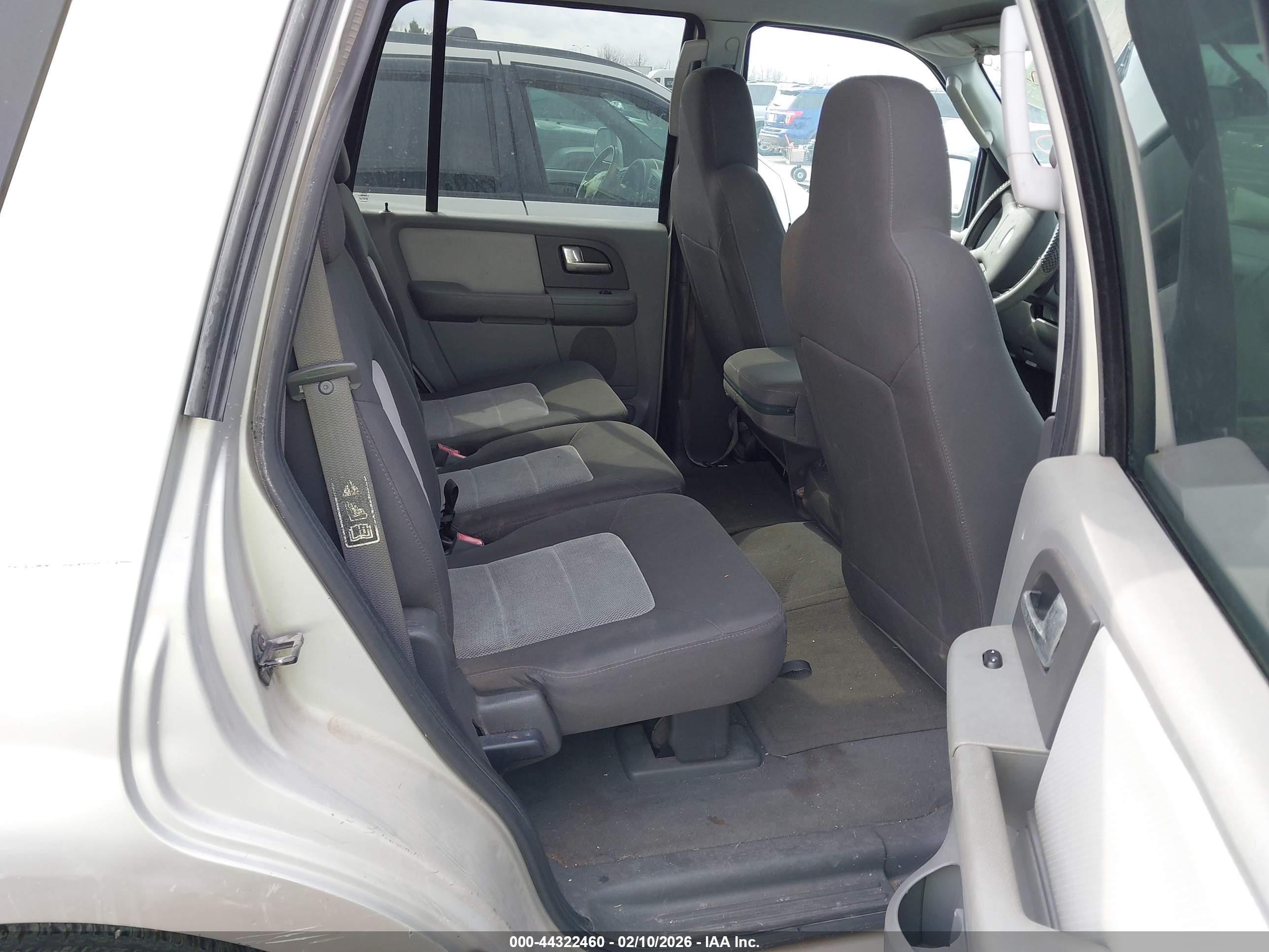 FORD EXPEDITION image 8