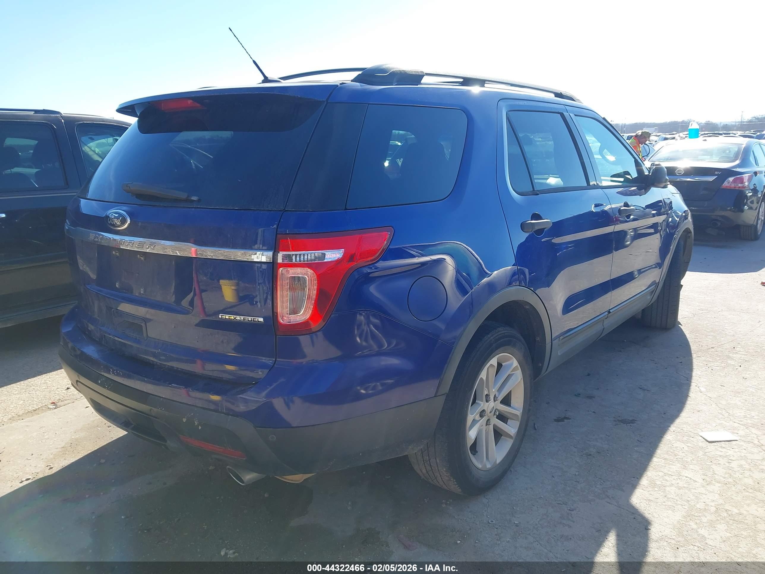 FORD EXPLORER image 4