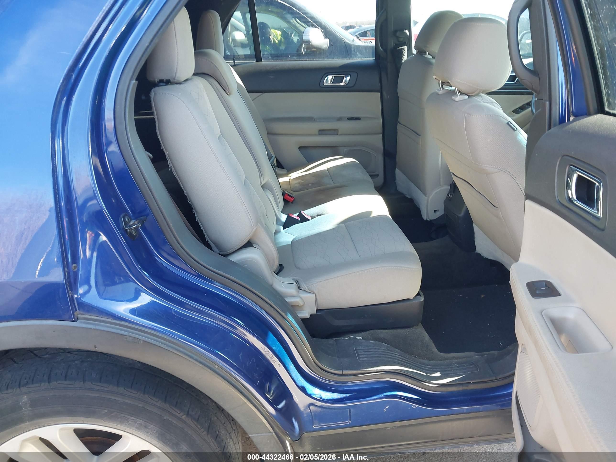 FORD EXPLORER image 8