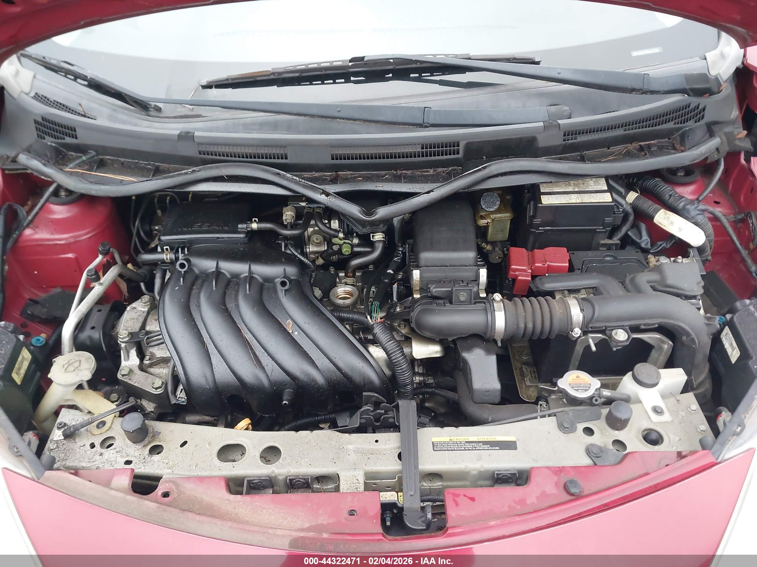 NISSAN VERSA image 10