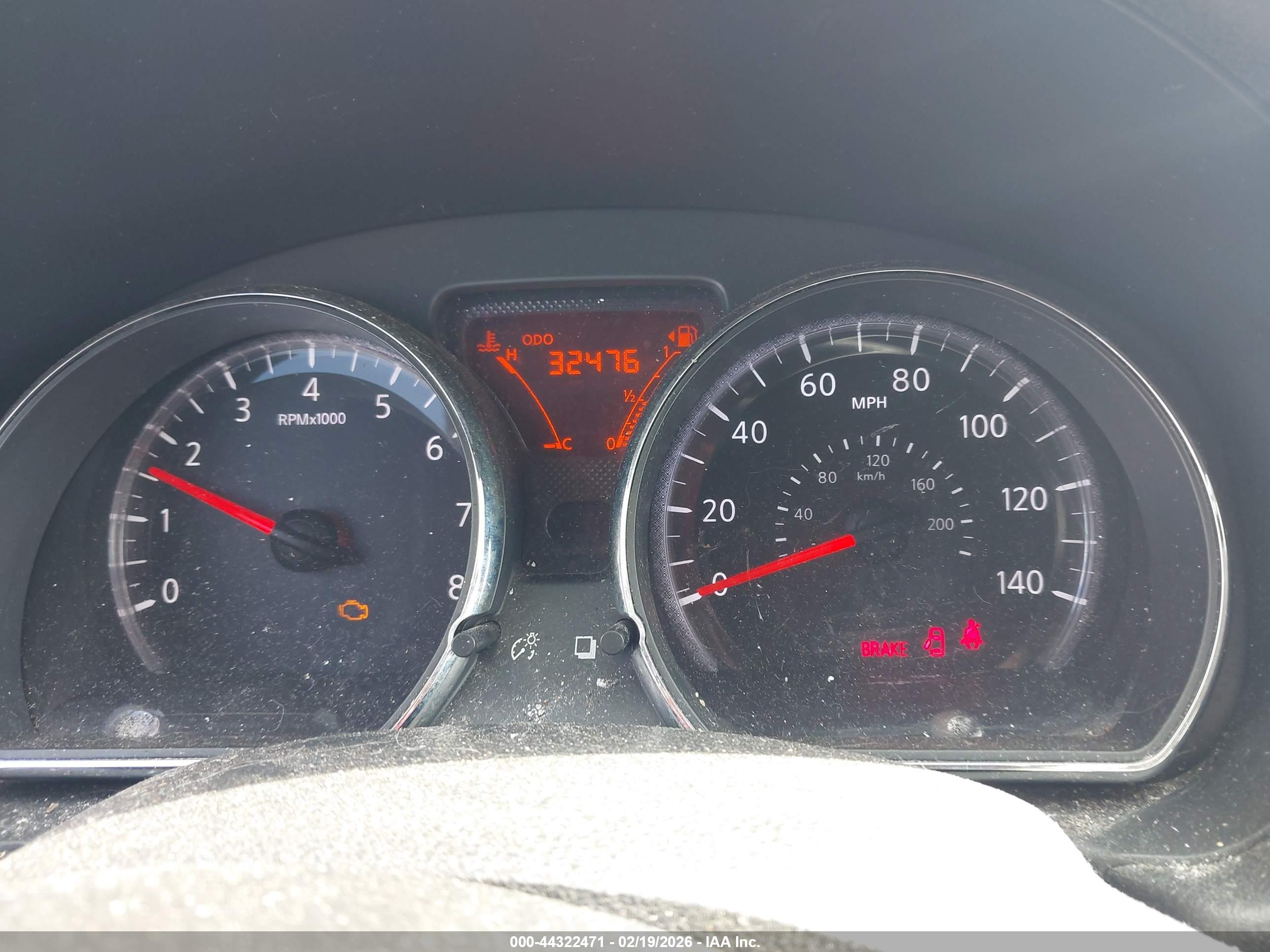 NISSAN VERSA image 7