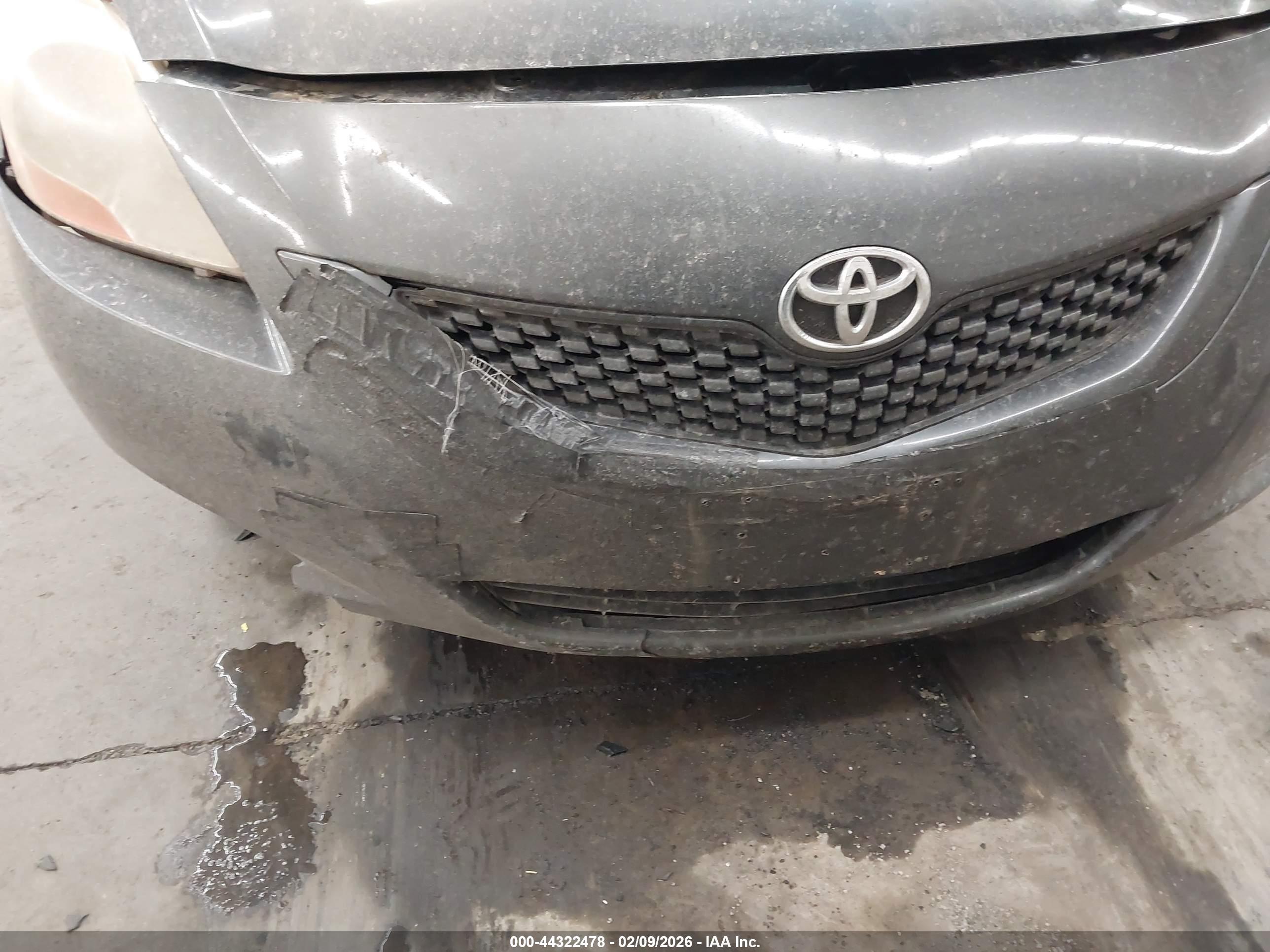 TOYOTA YARIS image 6