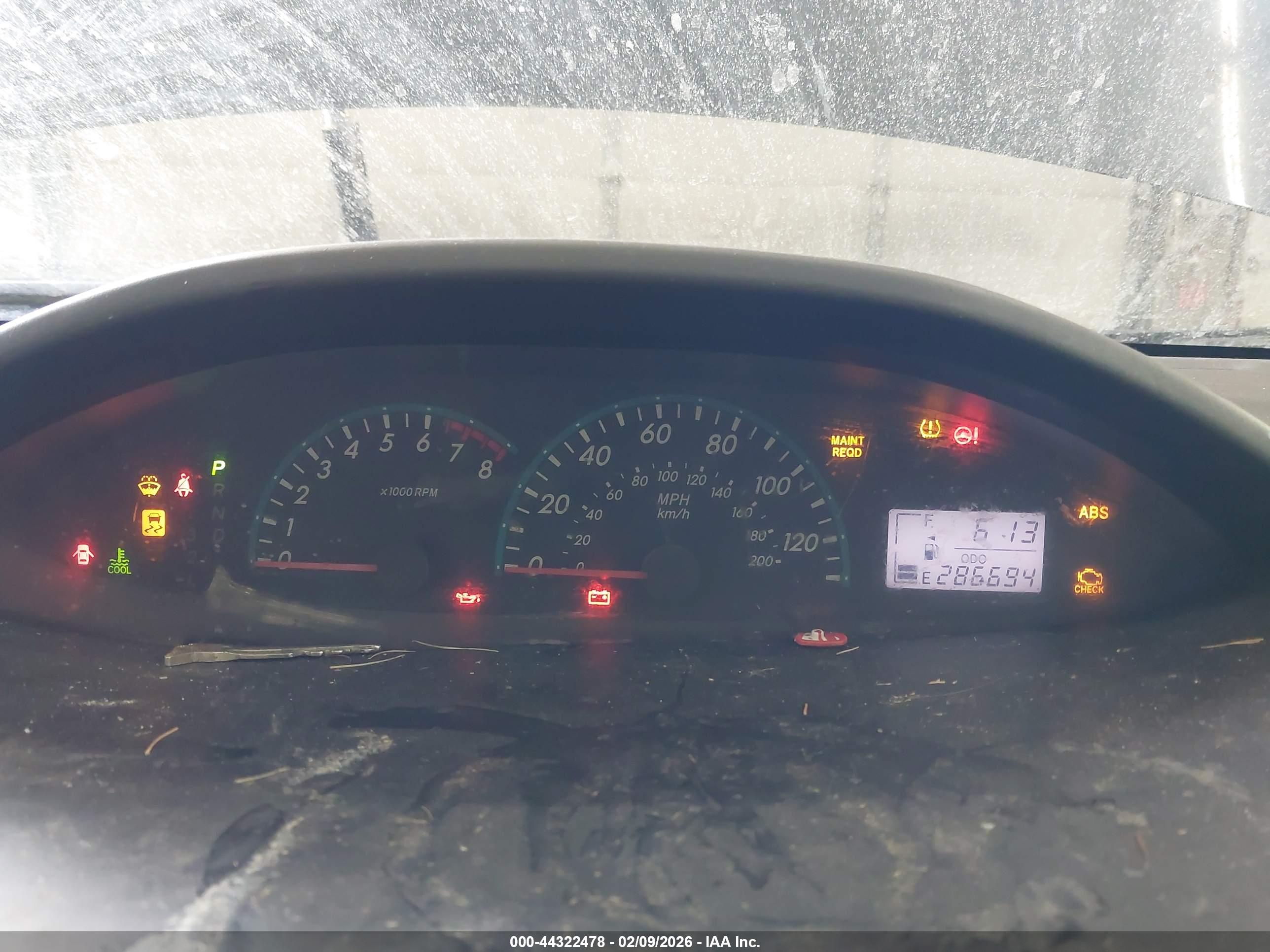 TOYOTA YARIS image 7