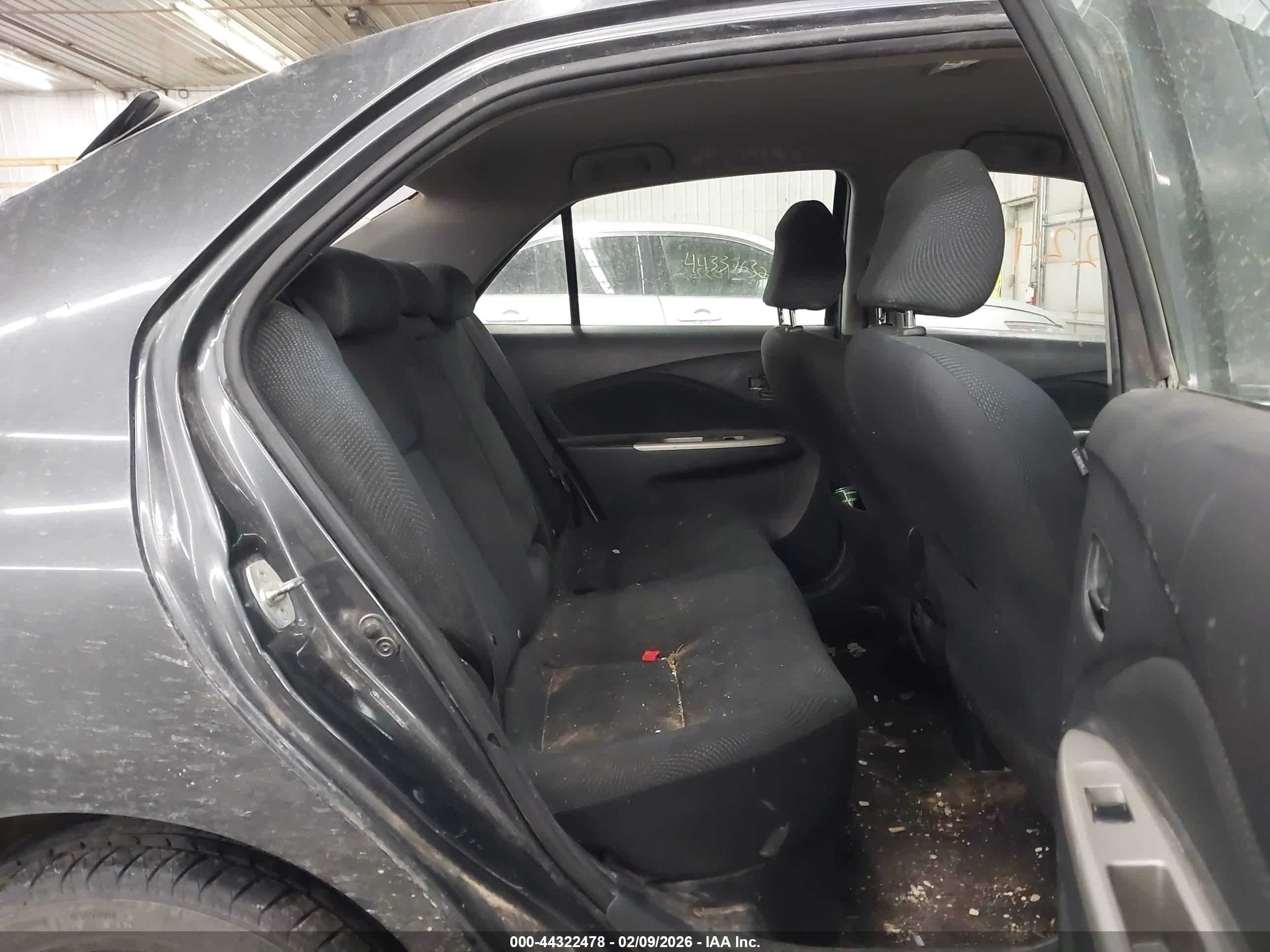 TOYOTA YARIS image 8