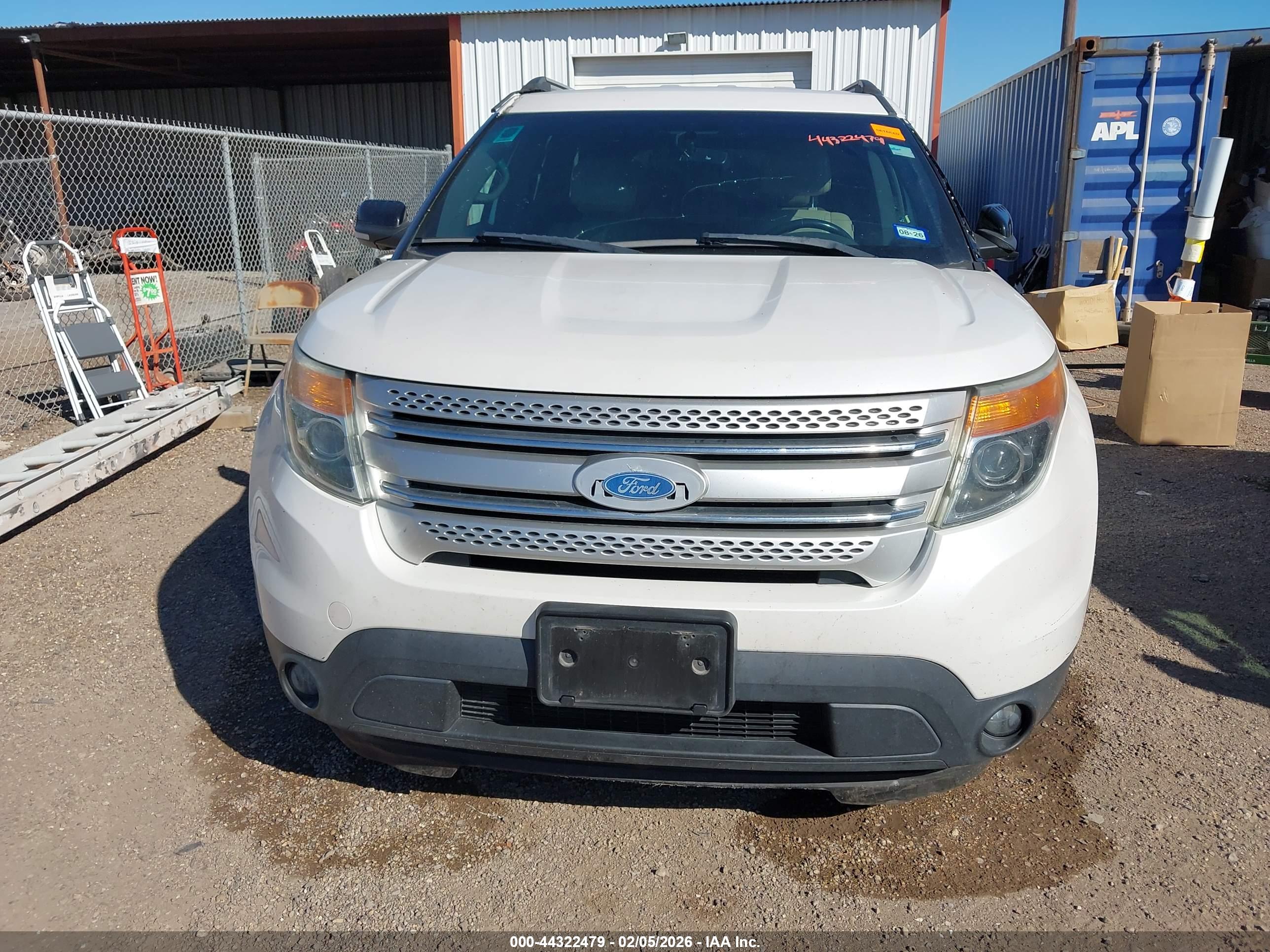 FORD EXPLORER image 6