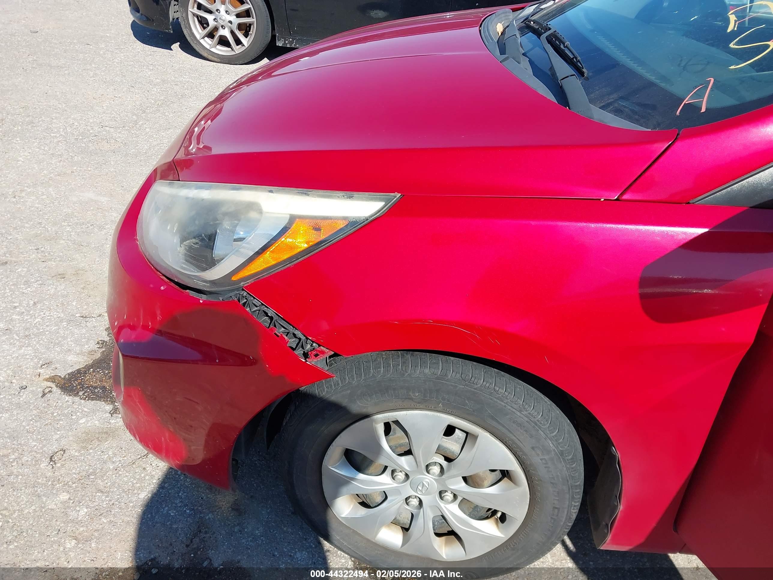 HYUNDAI ACCENT image 6