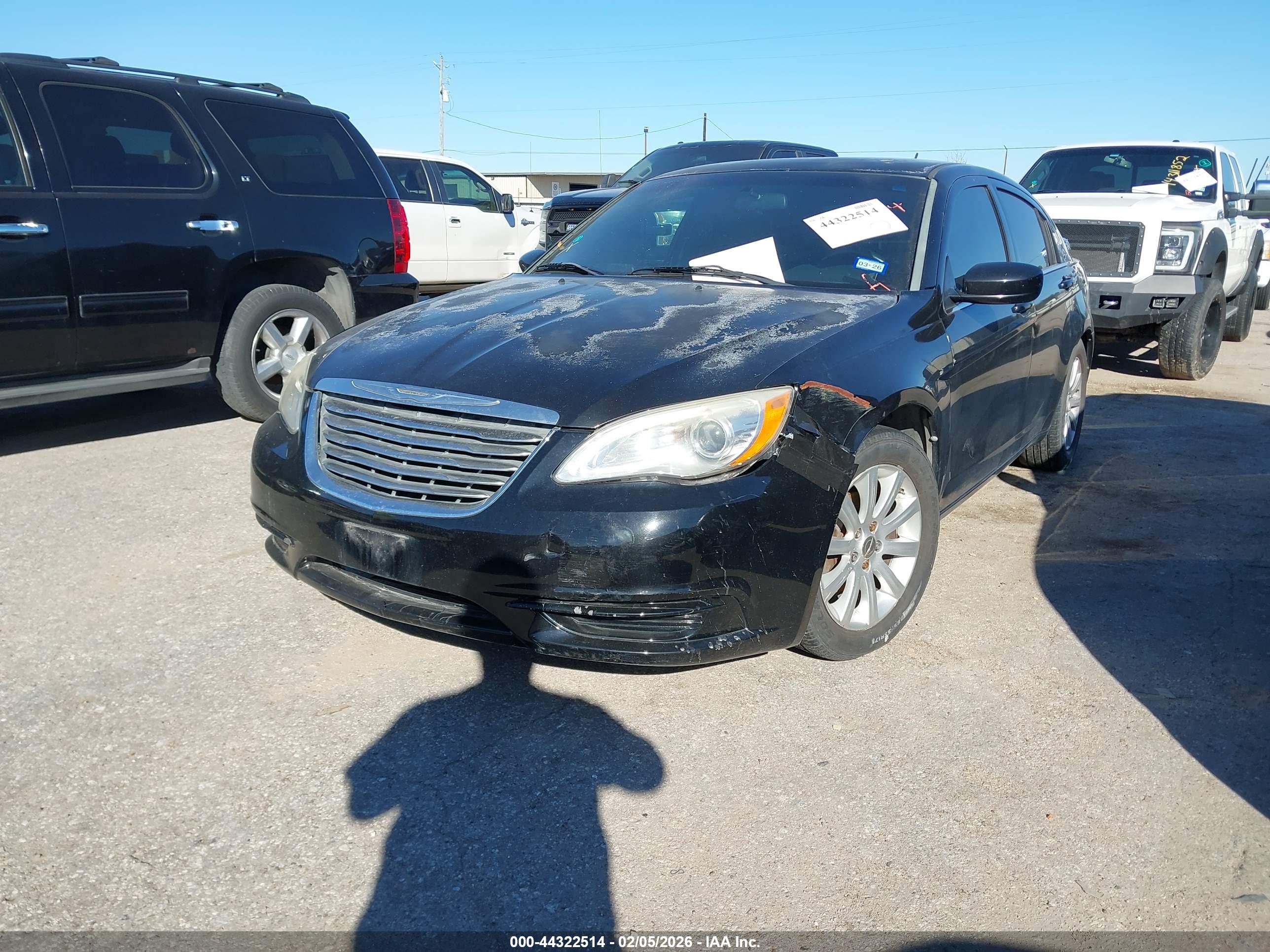 CHRYSLER 200 image 2