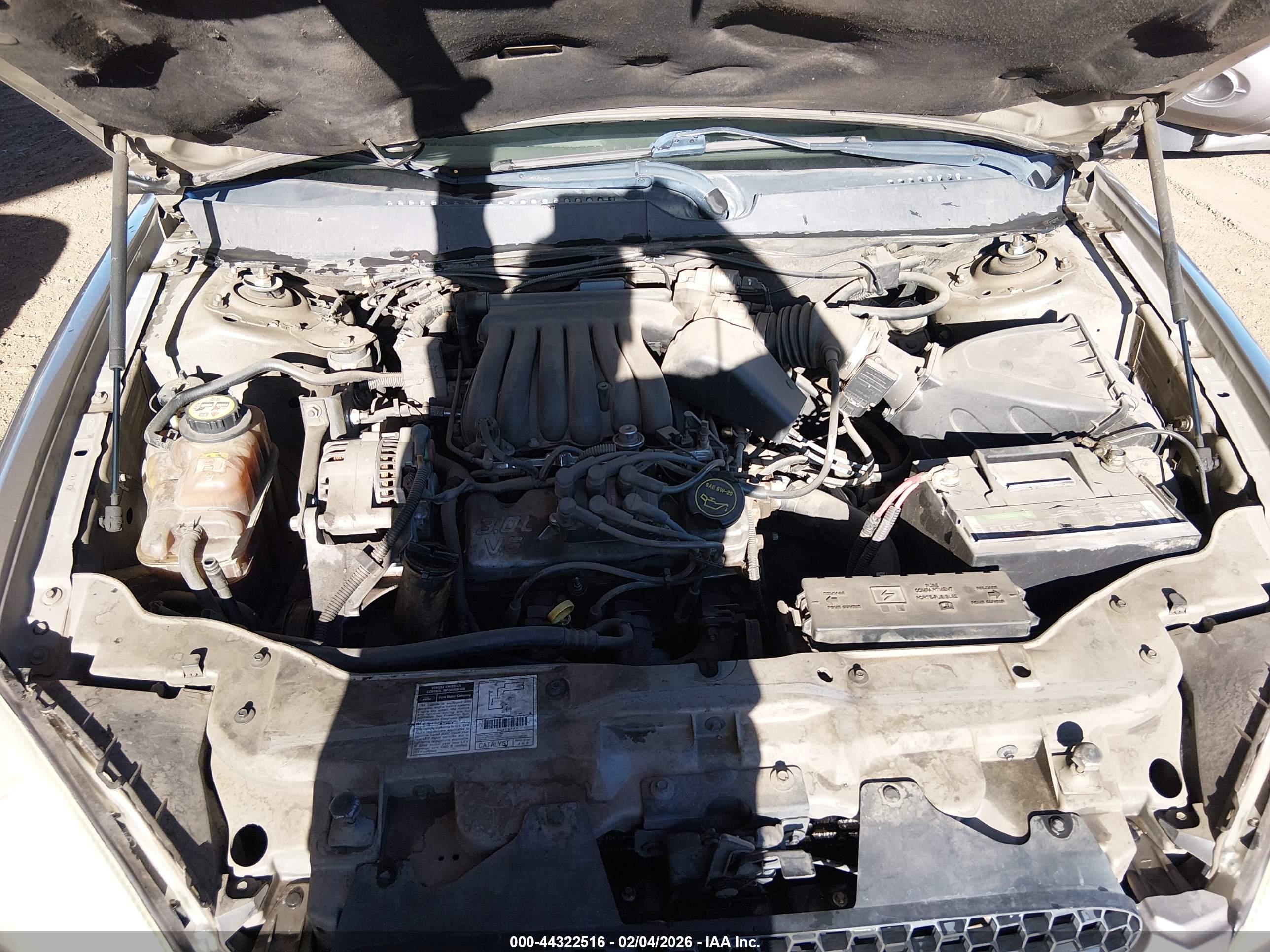 FORD TAURUS image 10