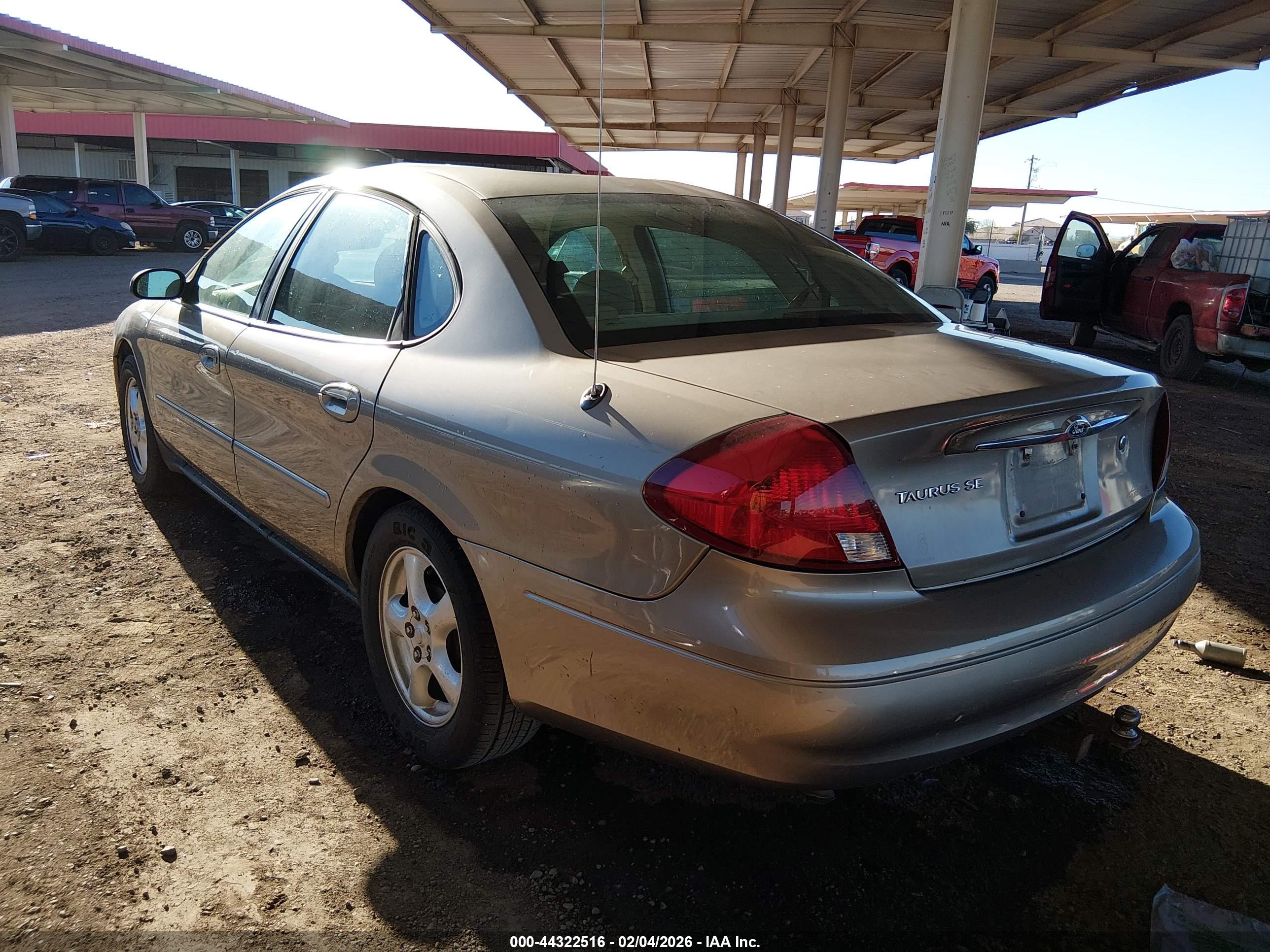 FORD TAURUS image 3