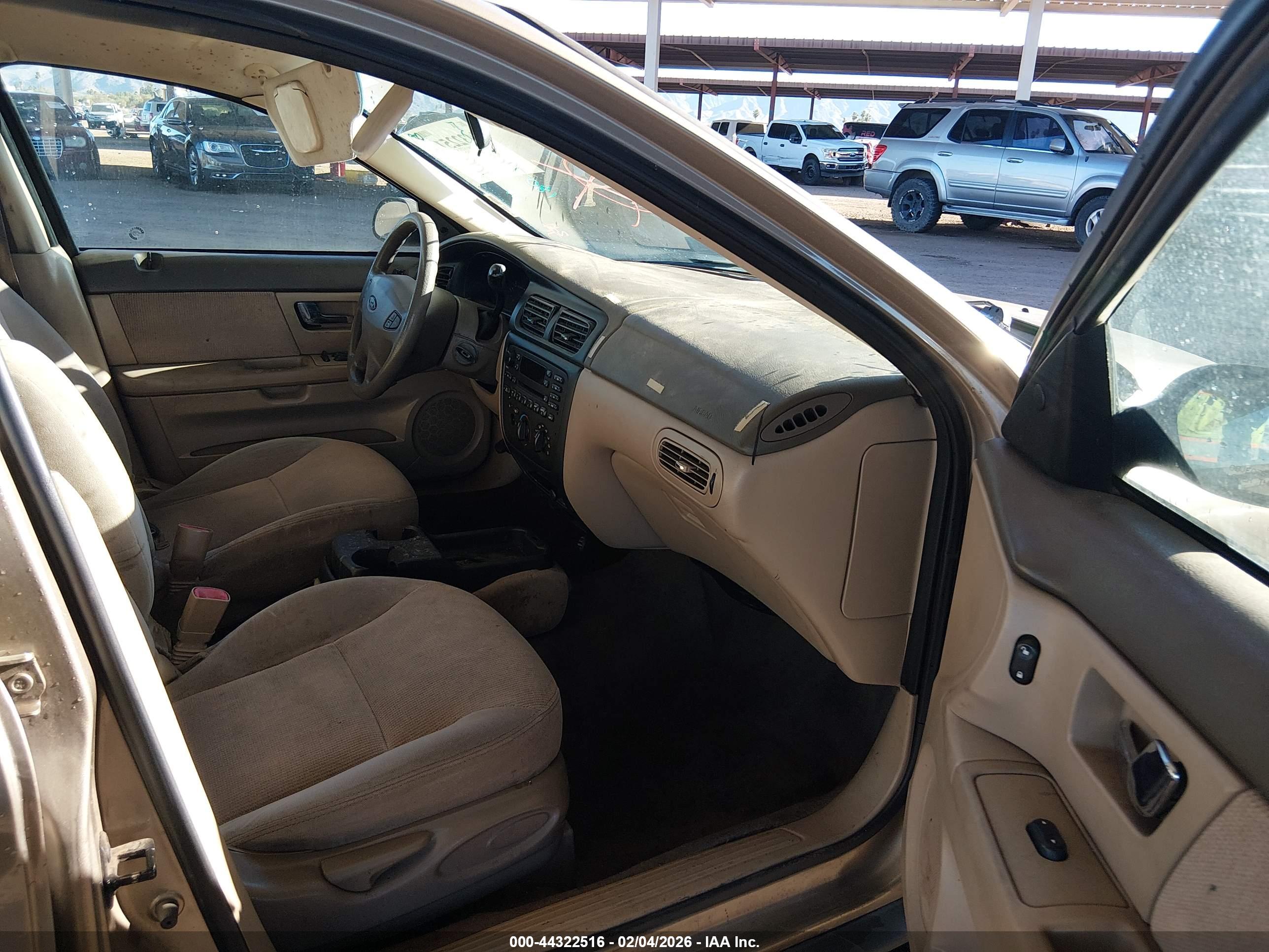 FORD TAURUS image 5