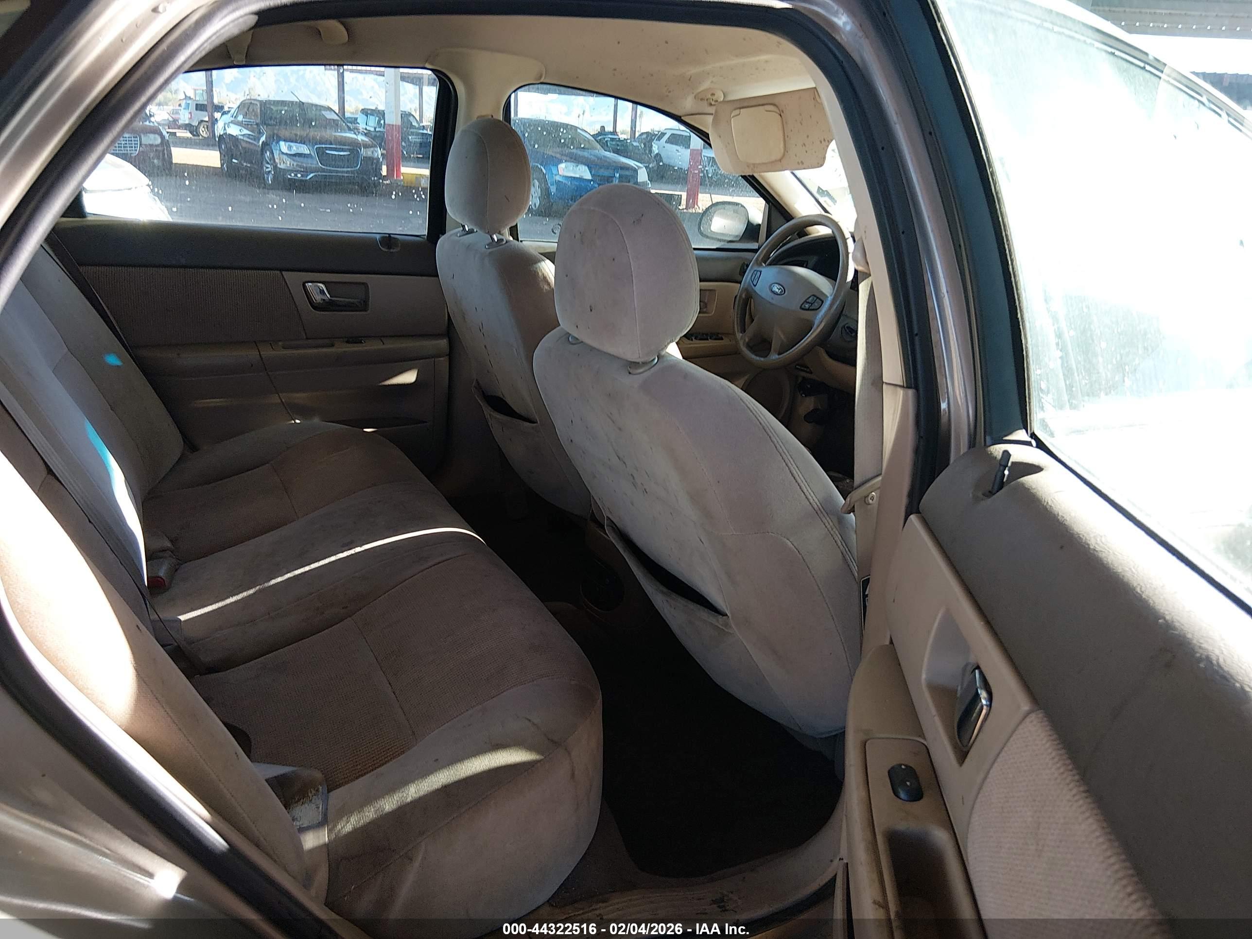 FORD TAURUS image 8
