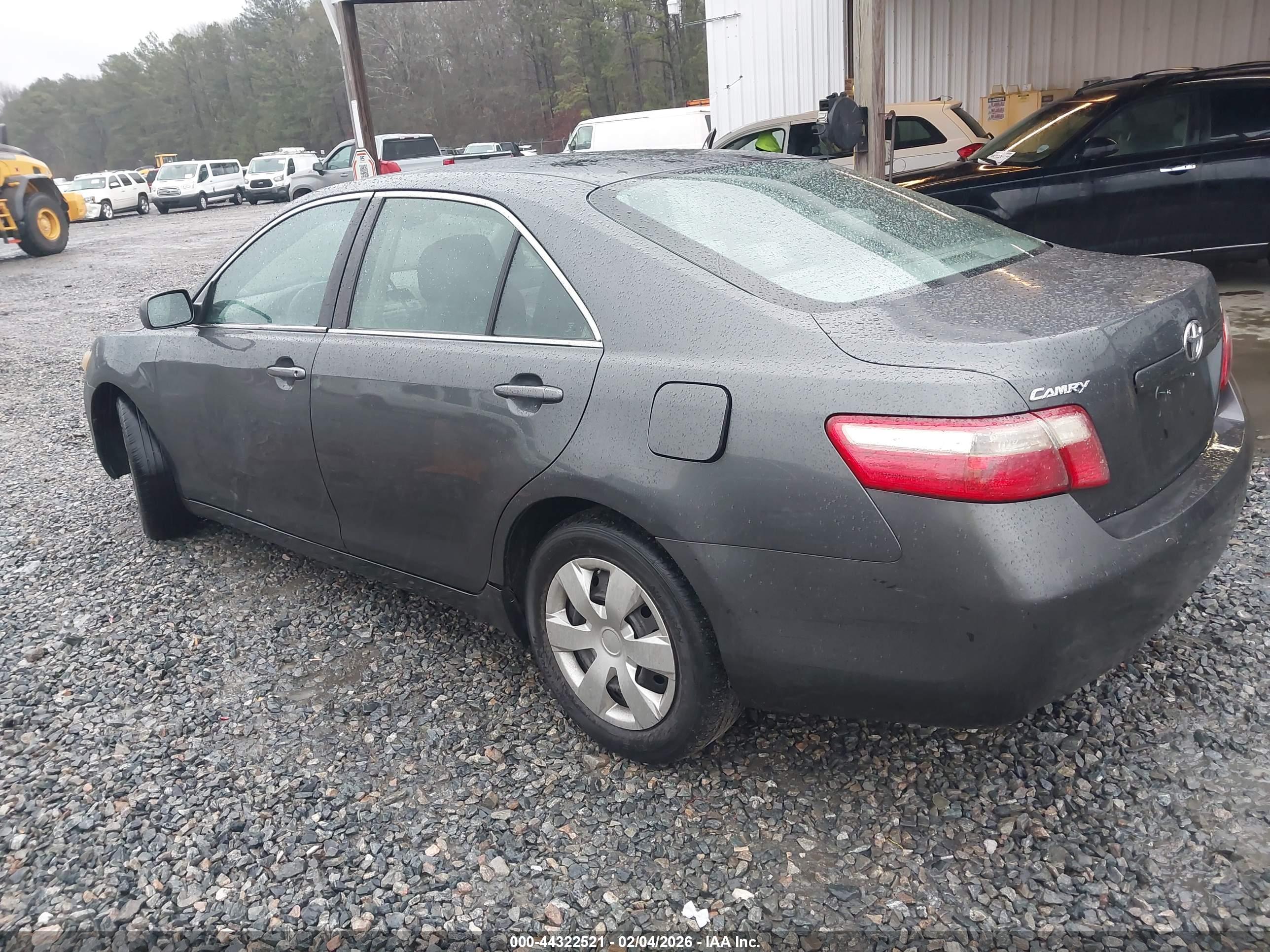 TOYOTA CAMRY image 3