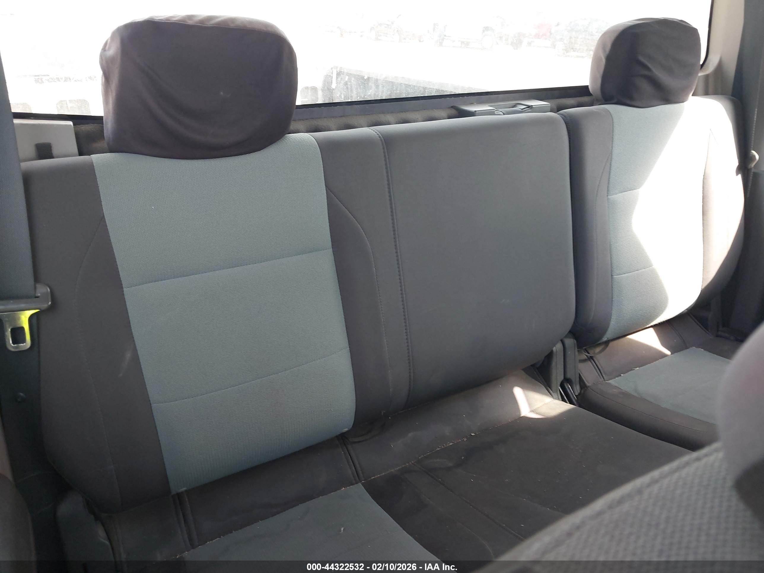 NISSAN TITAN image 8