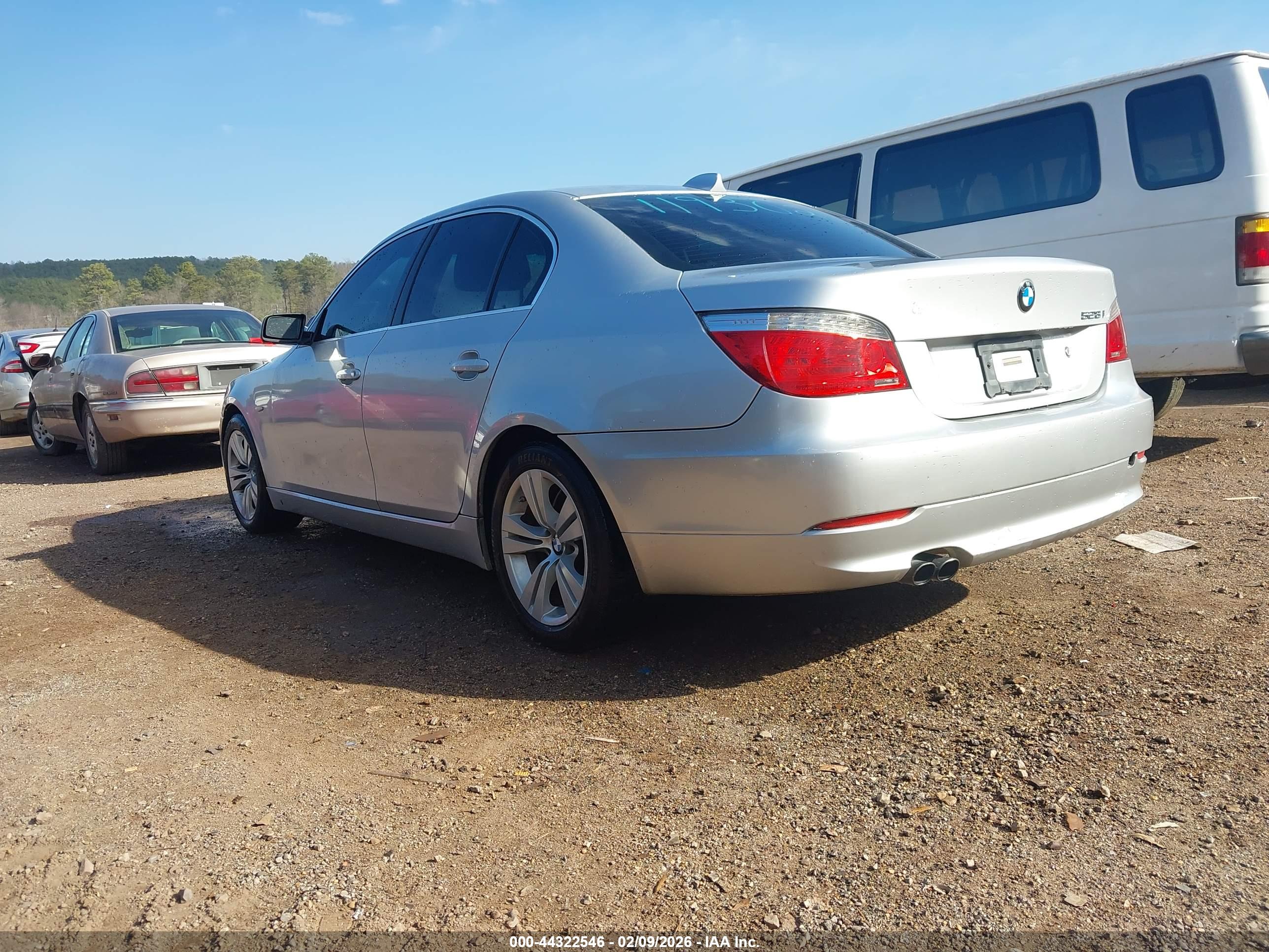 BMW 528I image 3