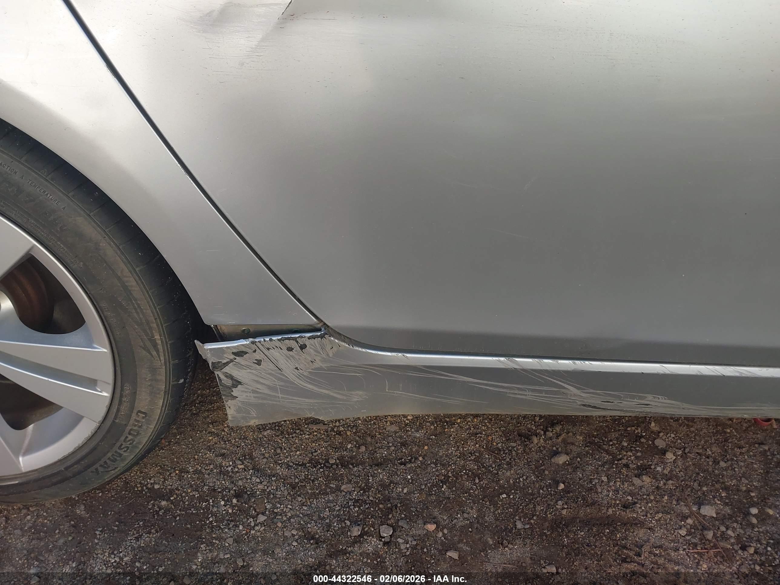 BMW 528I image 6