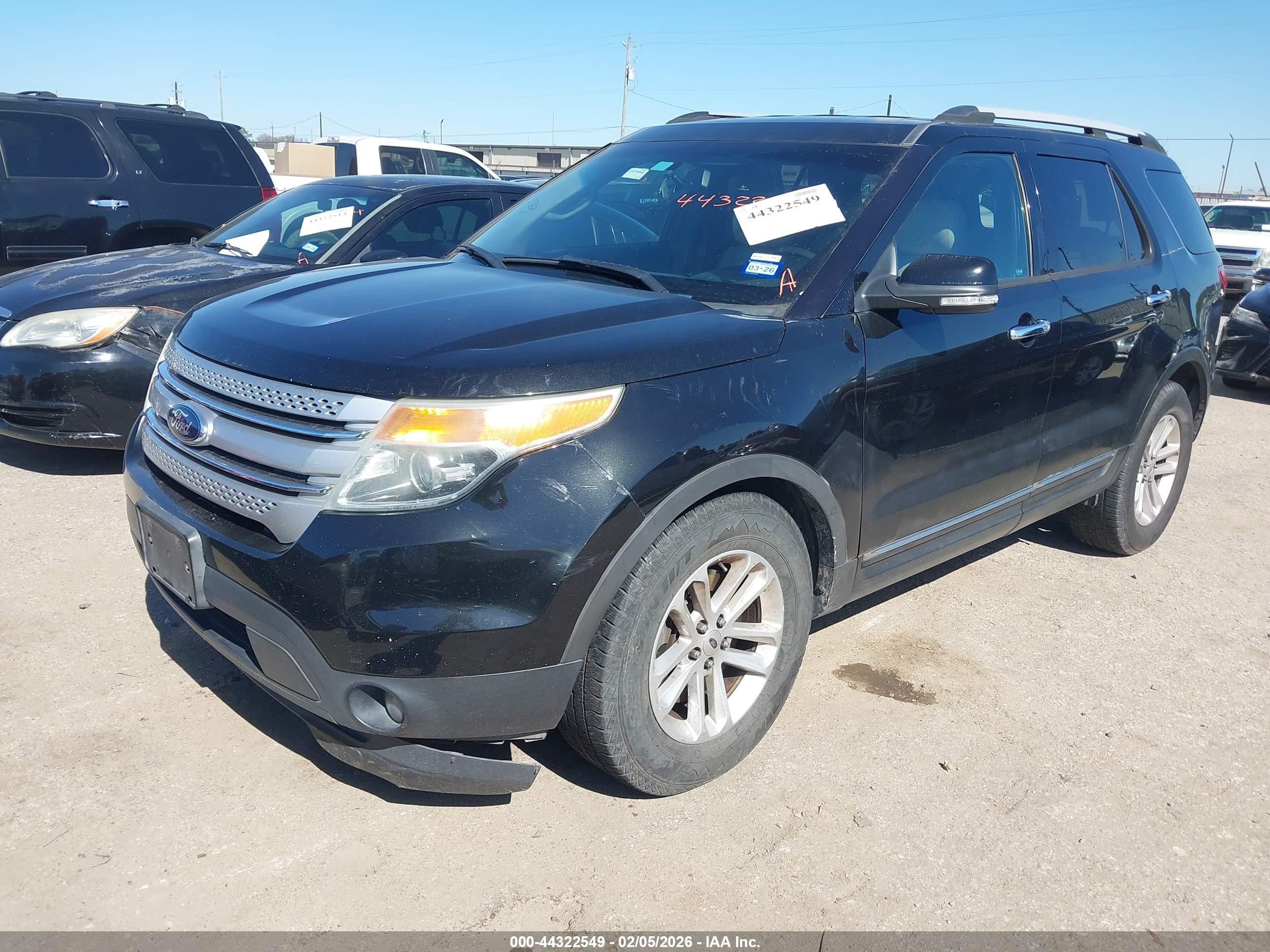 FORD EXPLORER image 2