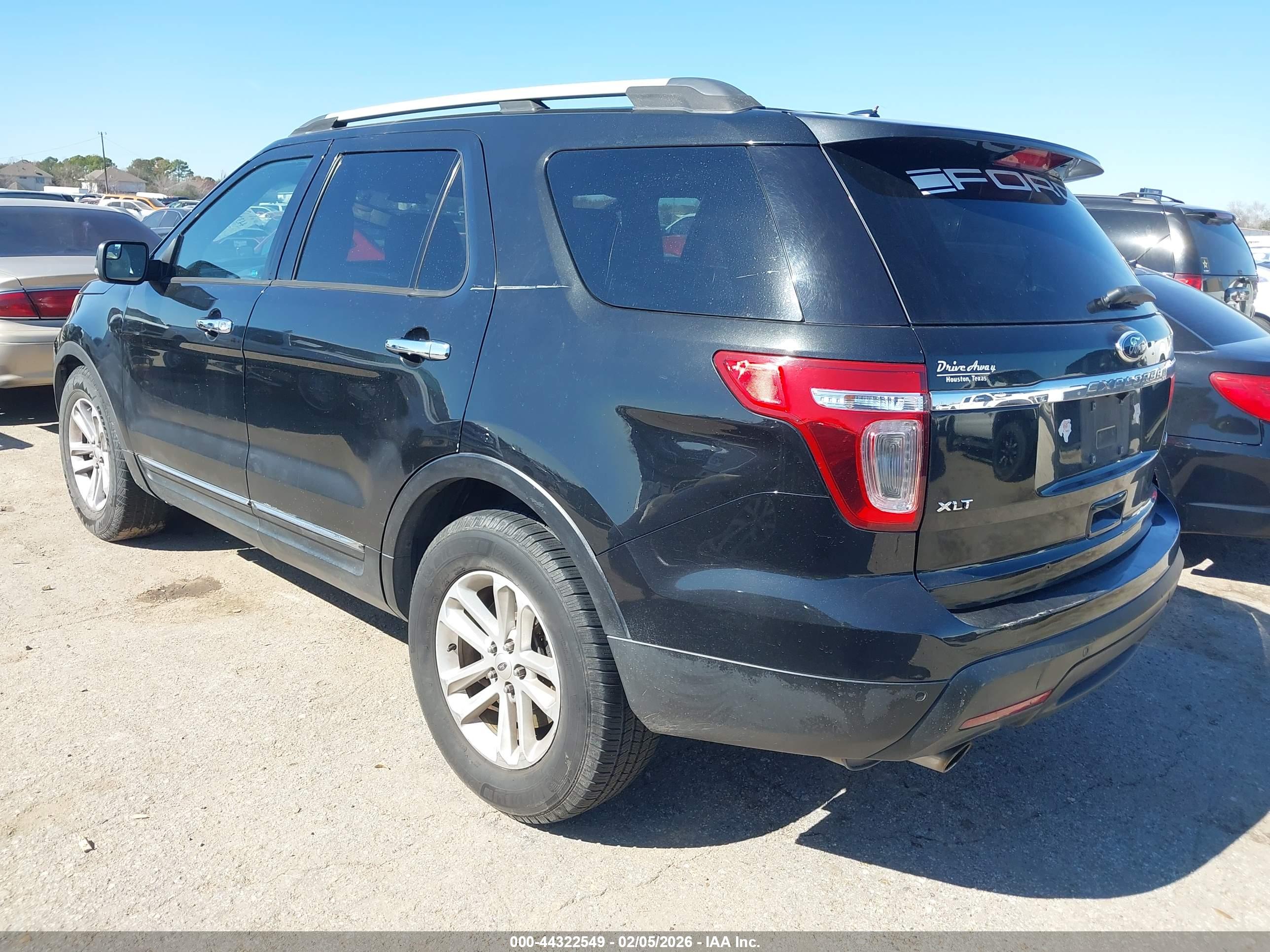 FORD EXPLORER image 3