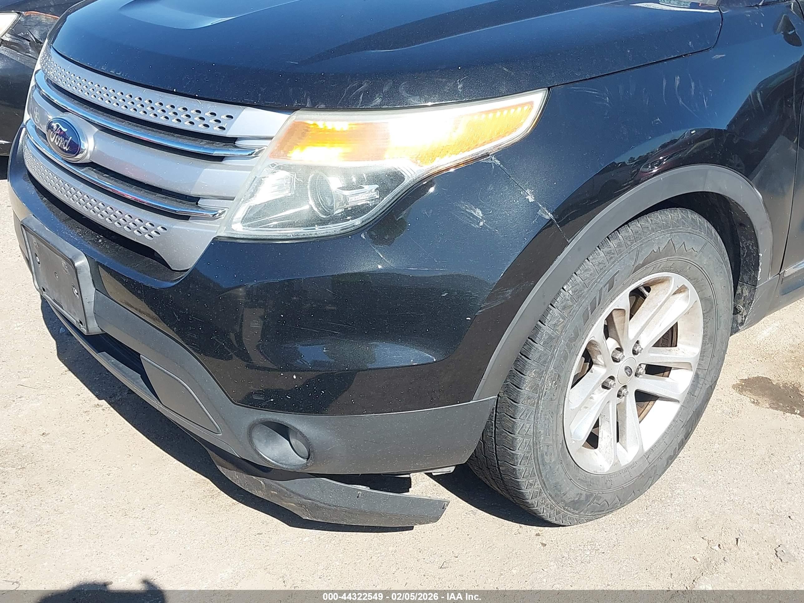FORD EXPLORER image 6