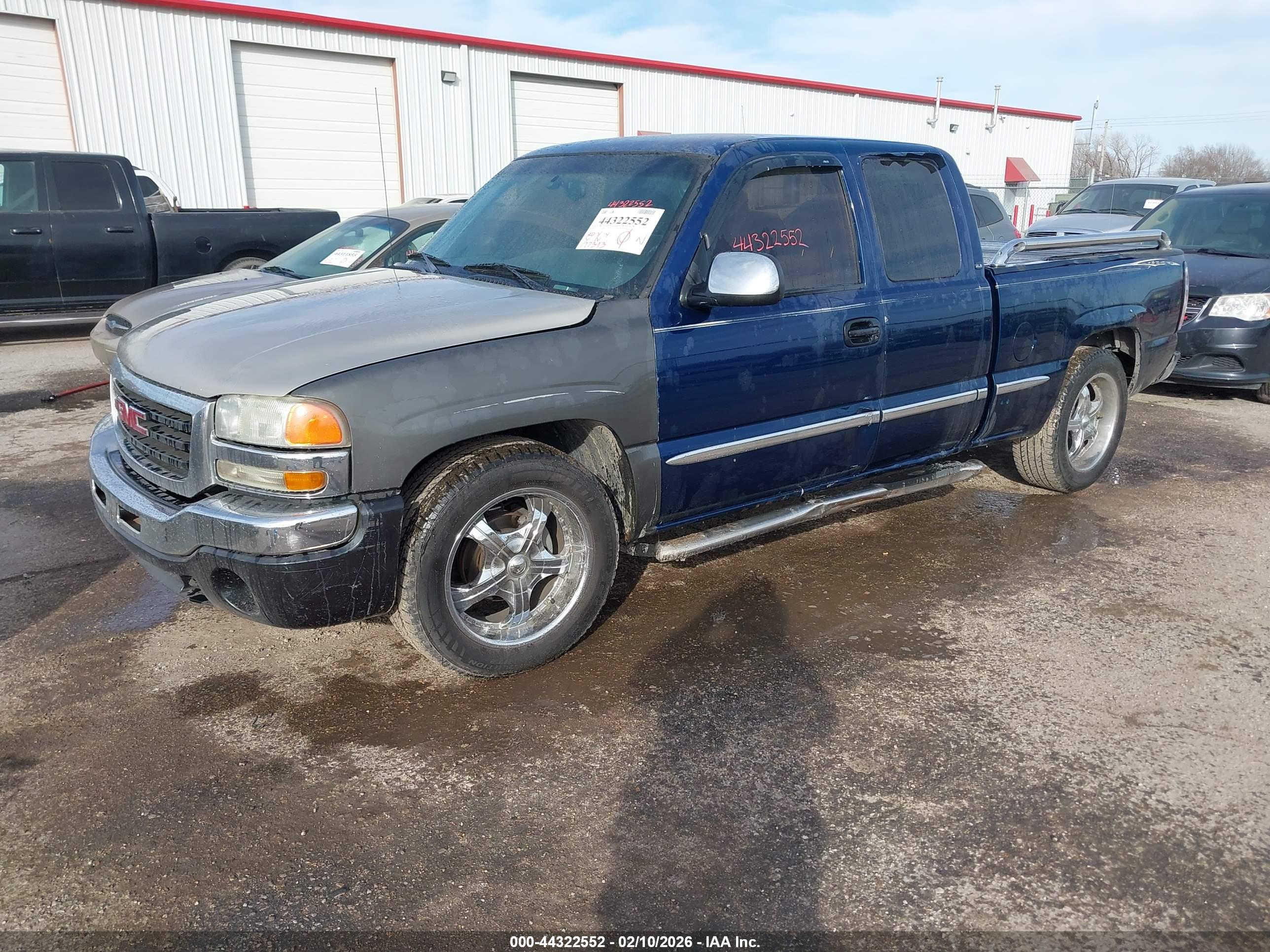 GMC SIERRA image 2