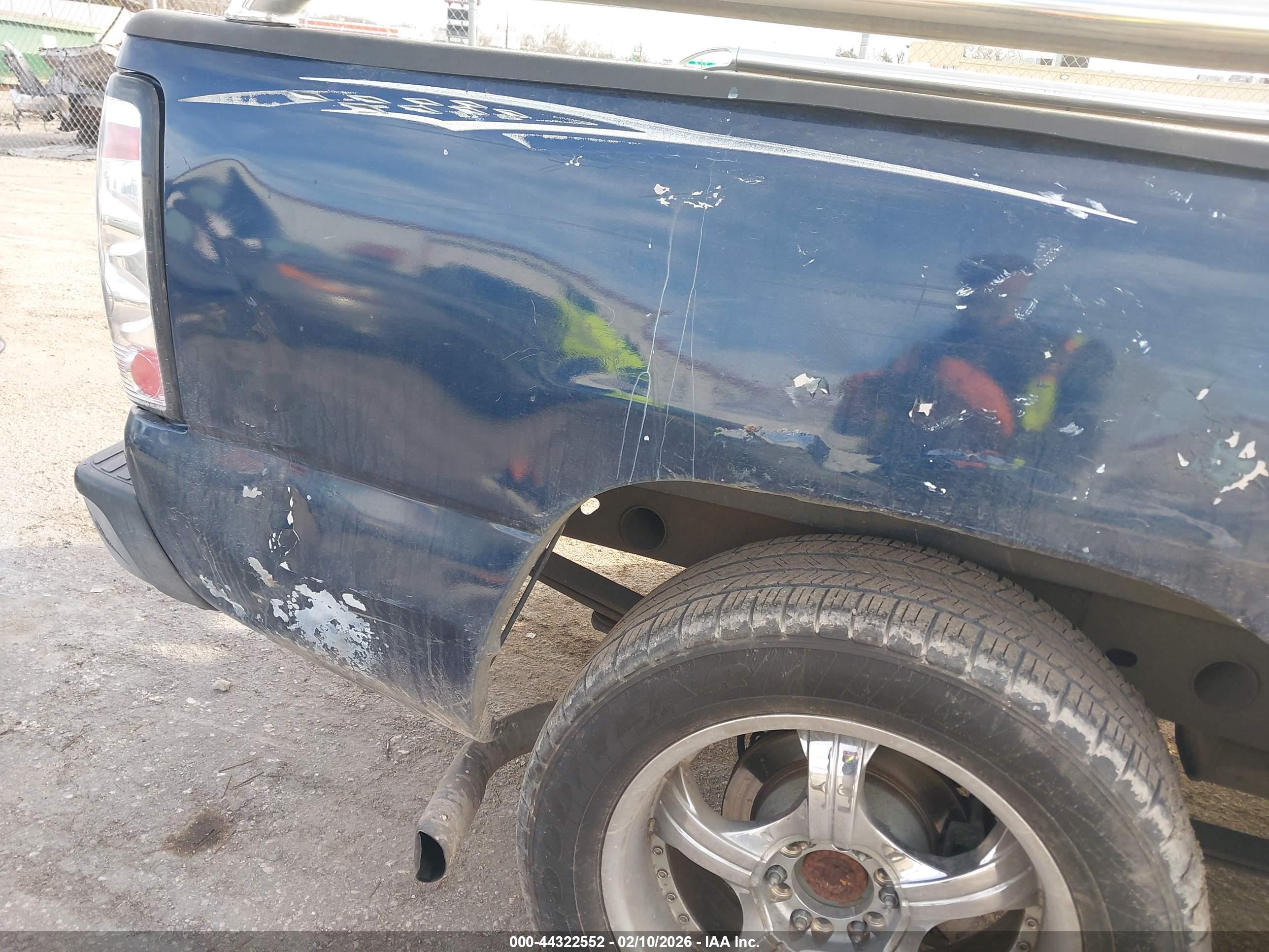GMC SIERRA image 6