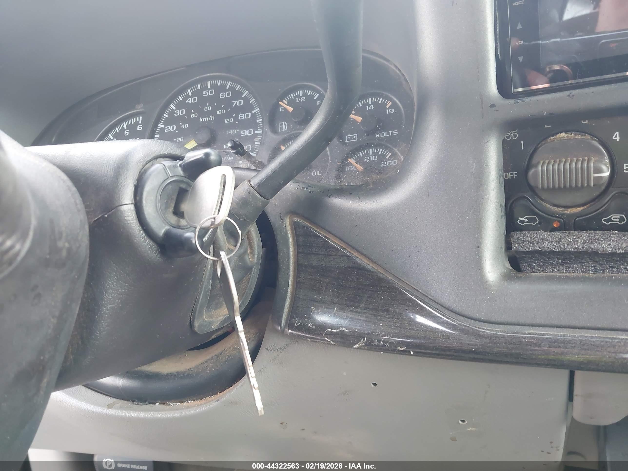 GMC SIERRA image 11