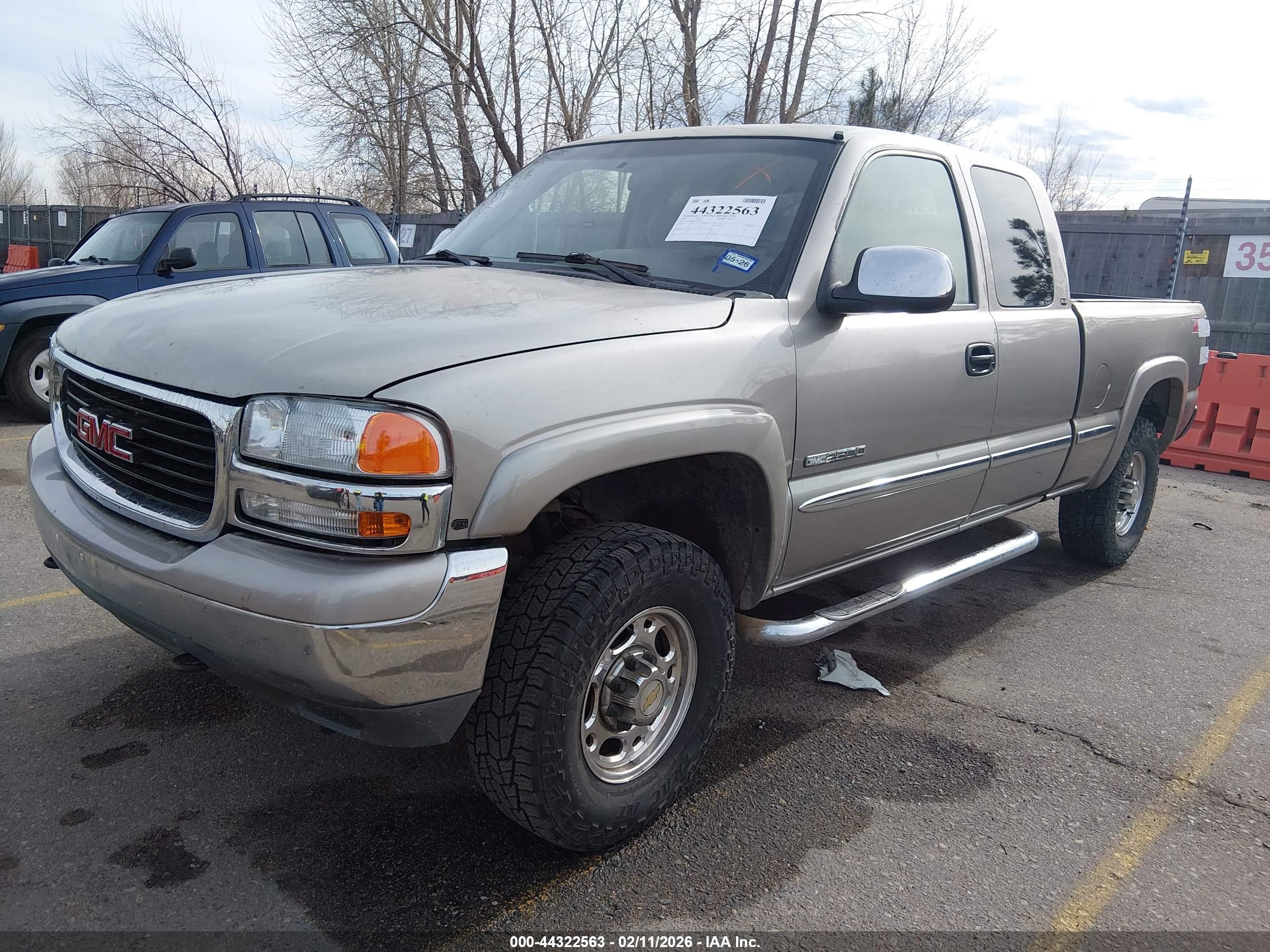GMC SIERRA image 2