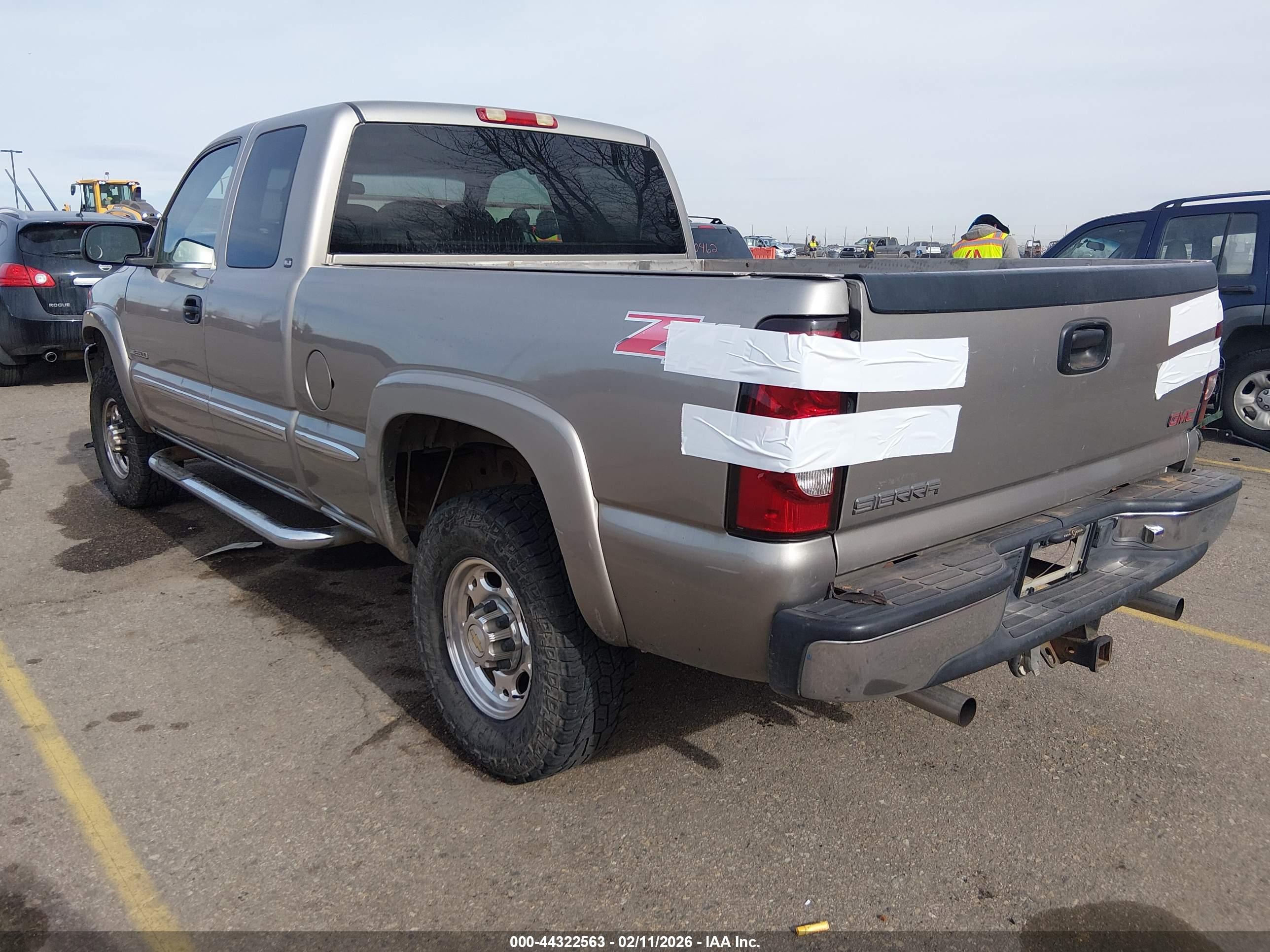 GMC SIERRA image 3