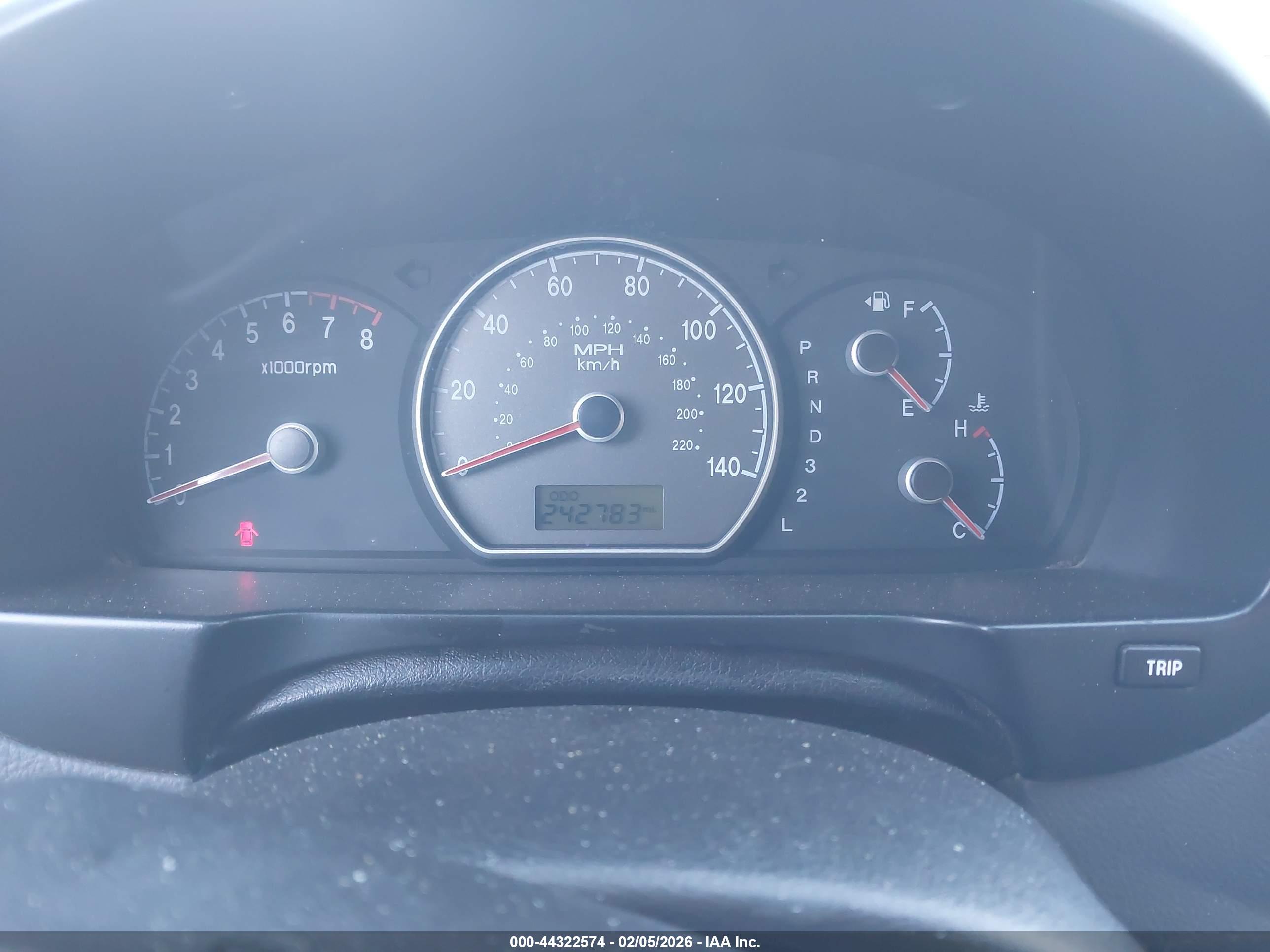 HYUNDAI ELANTRA image 7