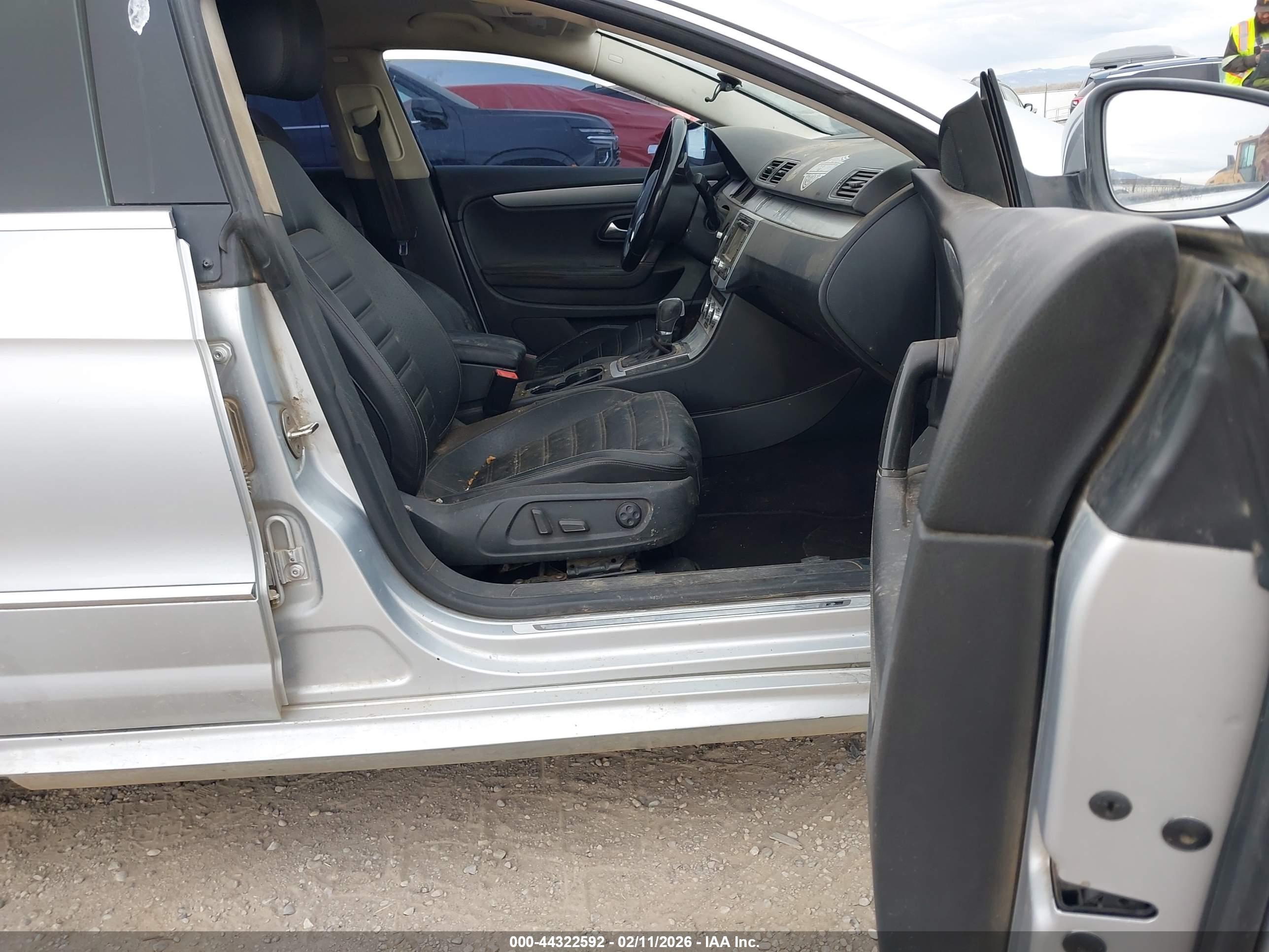 VOLKSWAGEN CC image 5