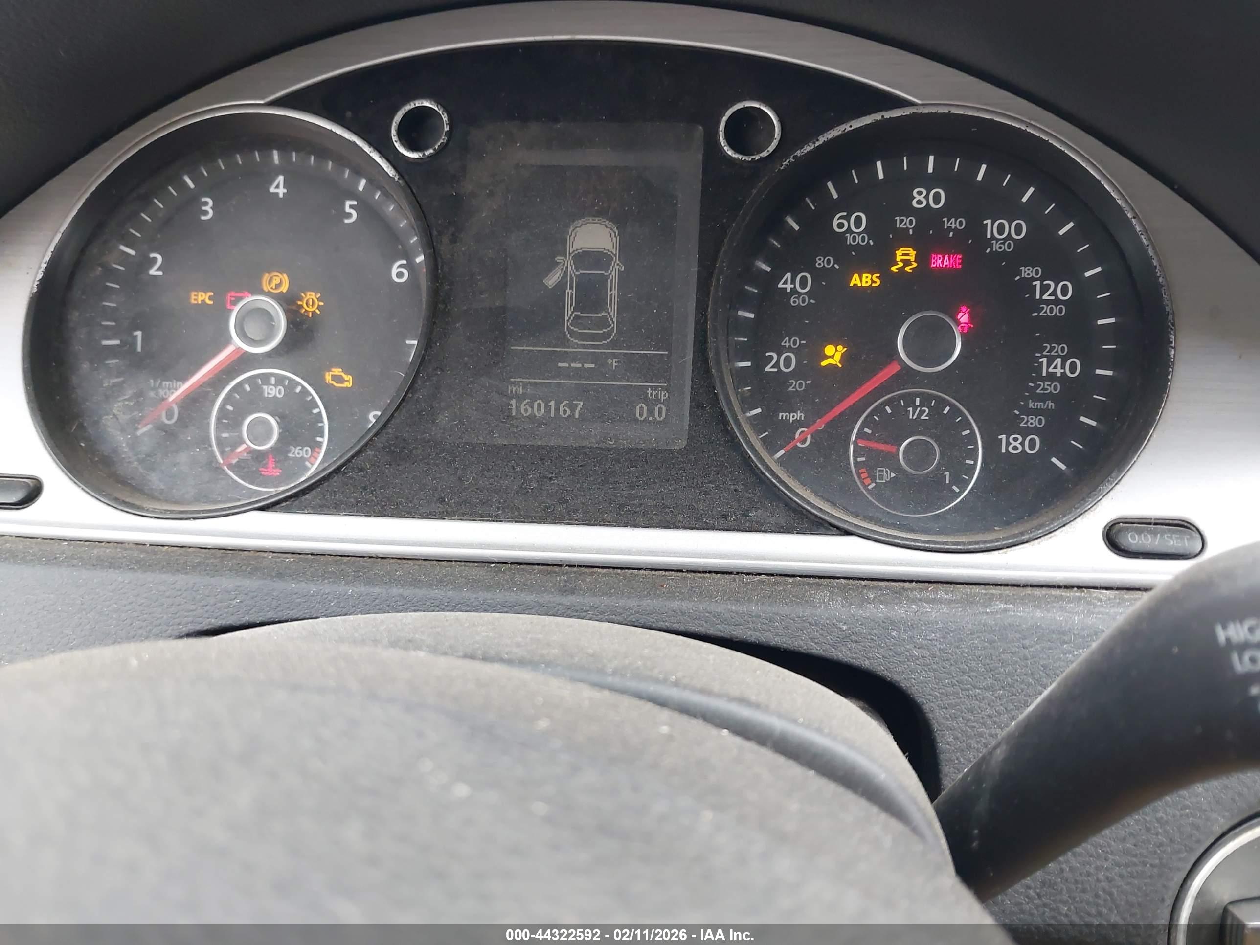 VOLKSWAGEN CC image 7