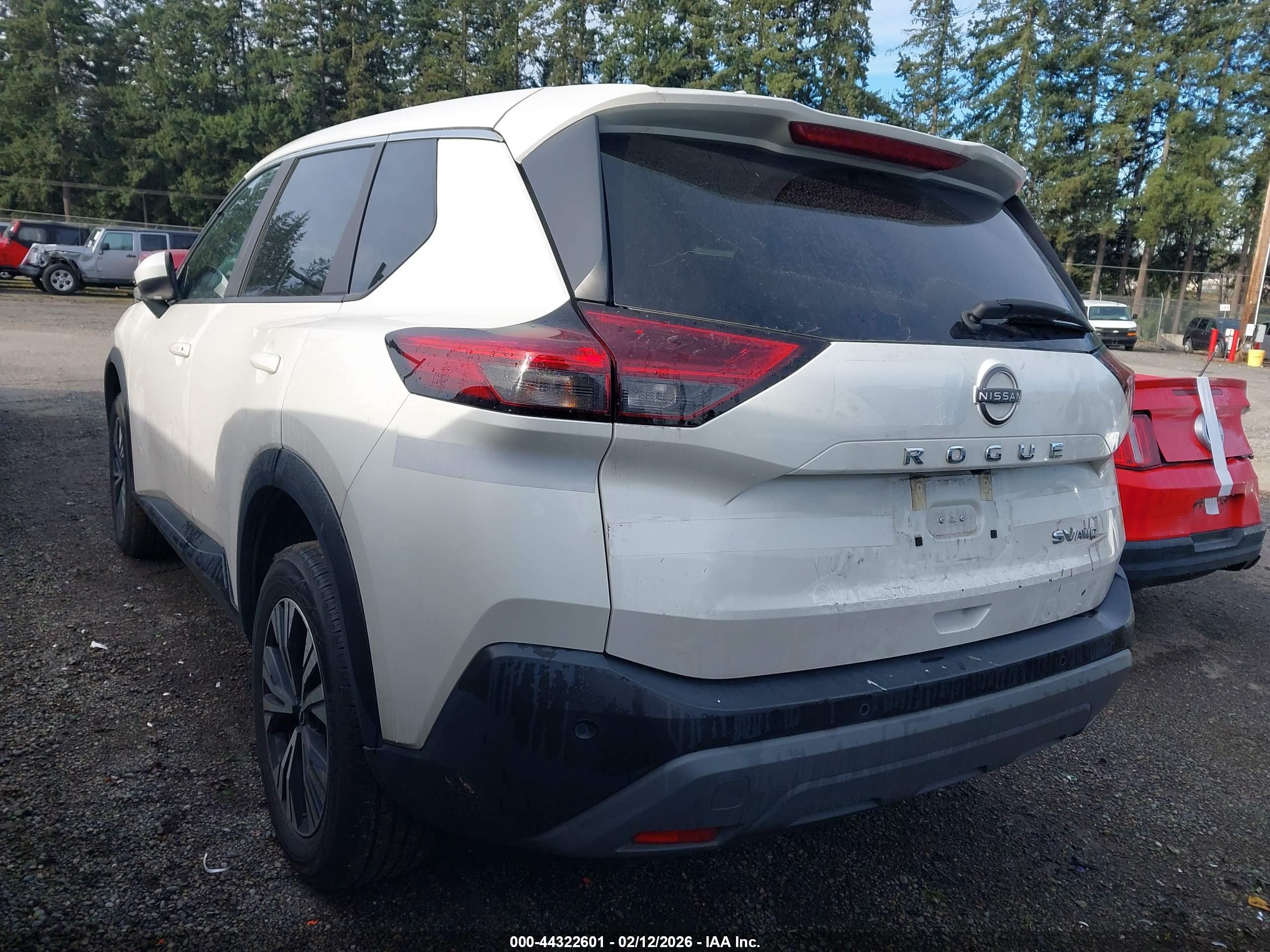 NISSAN ROGUE image 3