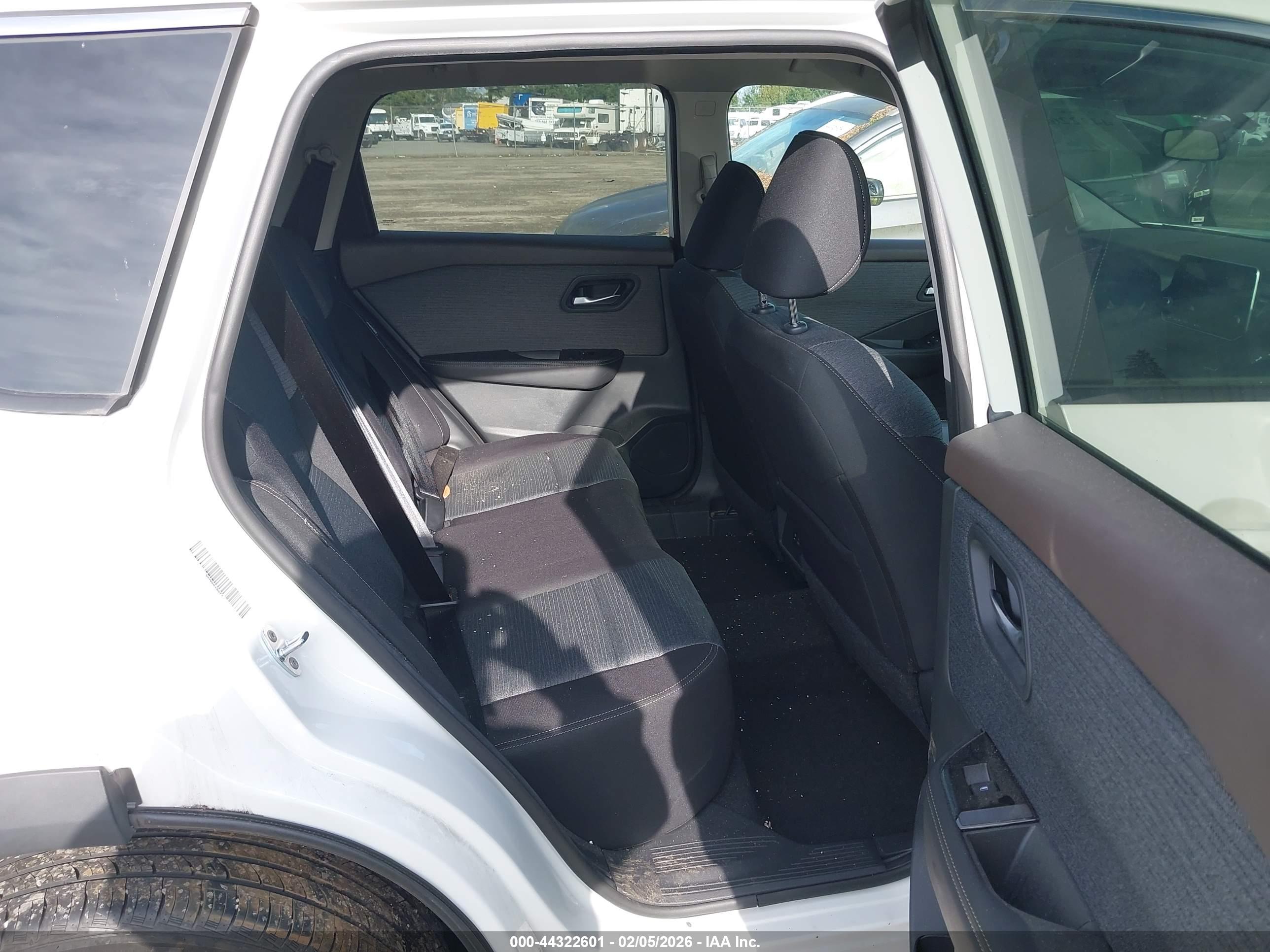 NISSAN ROGUE image 8