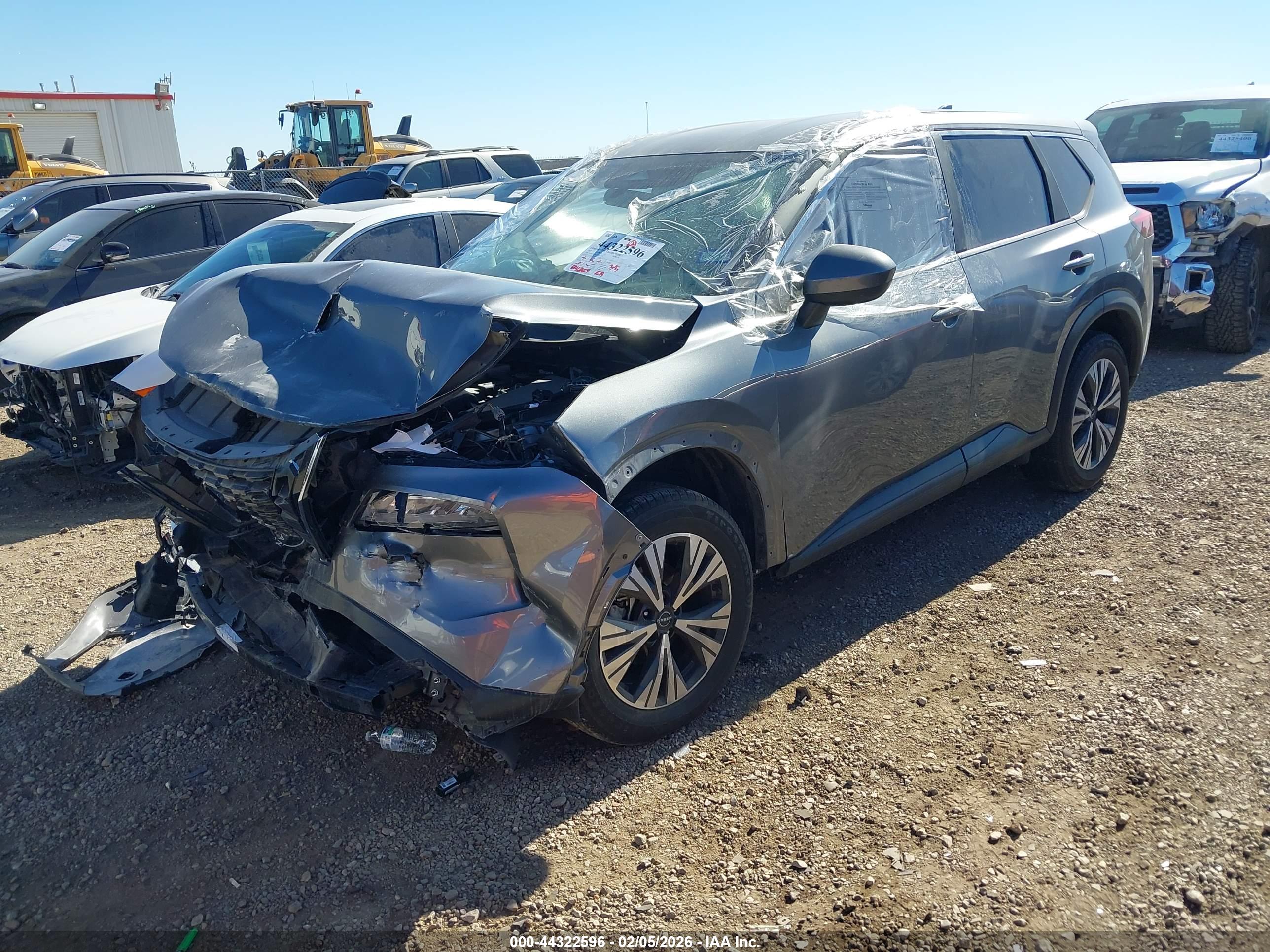 NISSAN ROGUE image 2