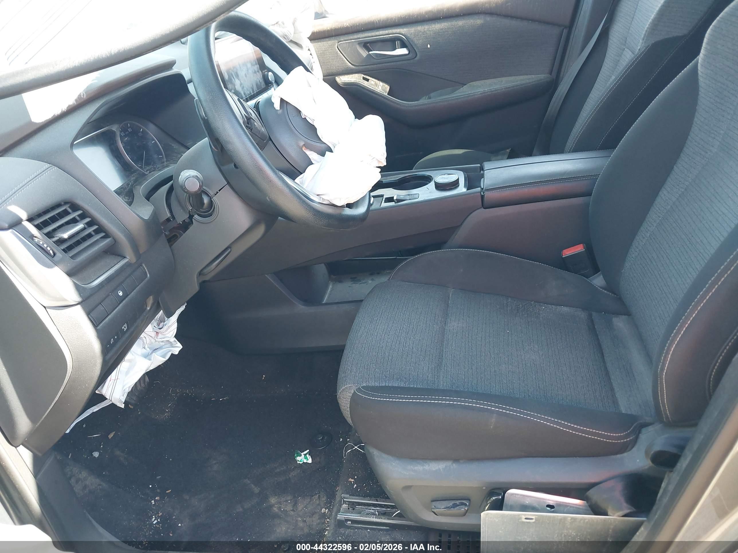 NISSAN ROGUE image 5