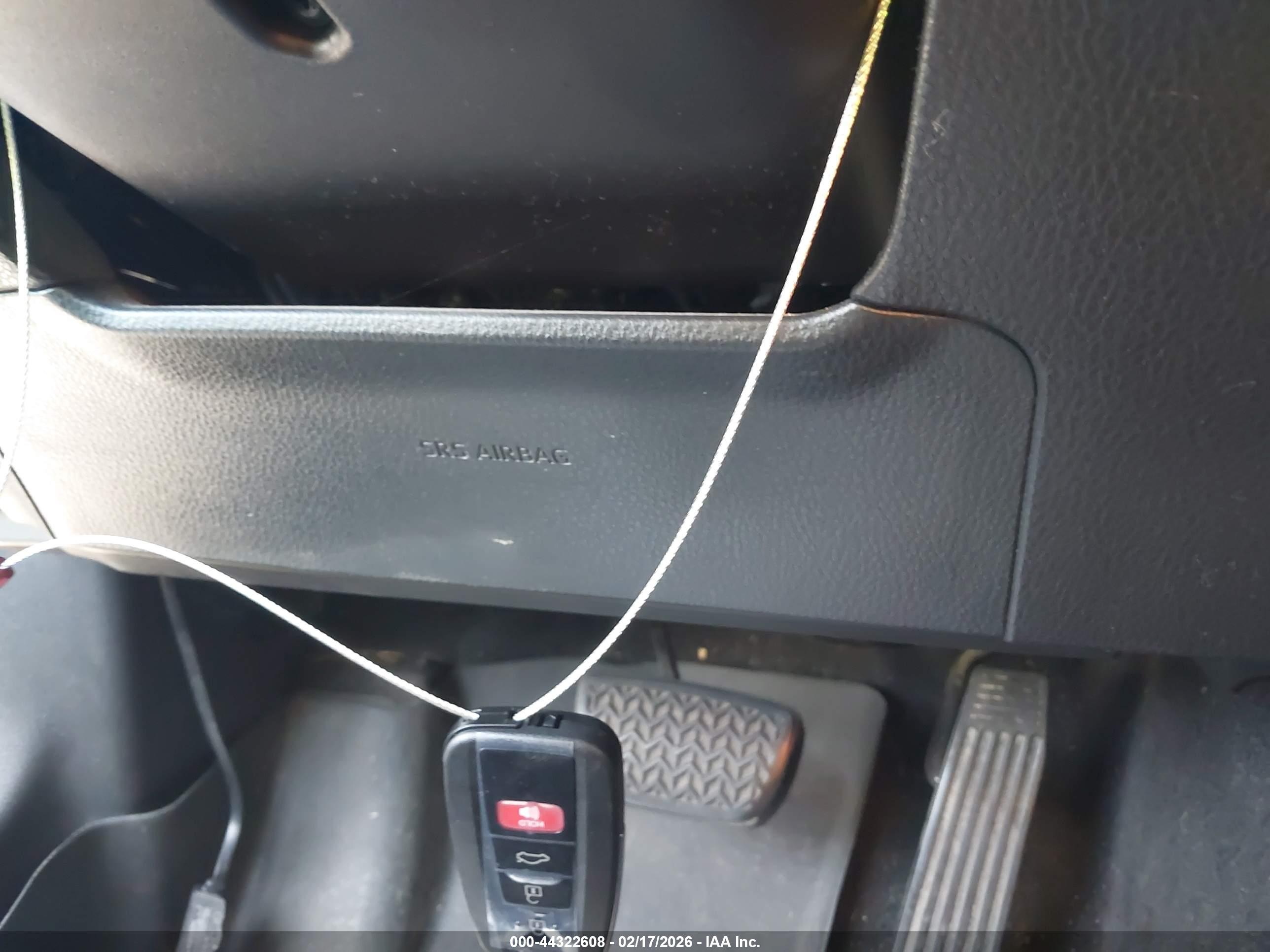 TOYOTA CAMRY image 11