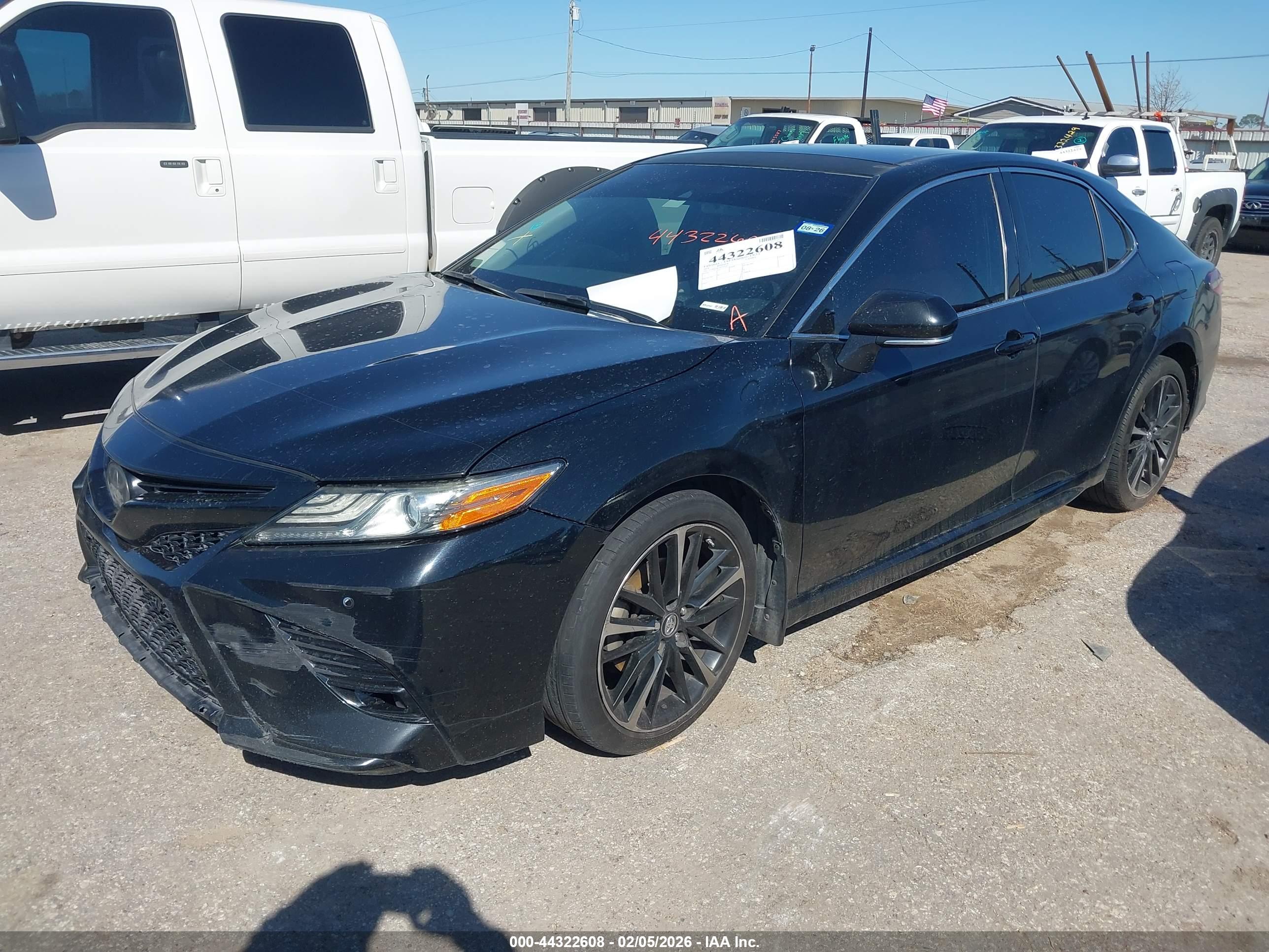 TOYOTA CAMRY image 2