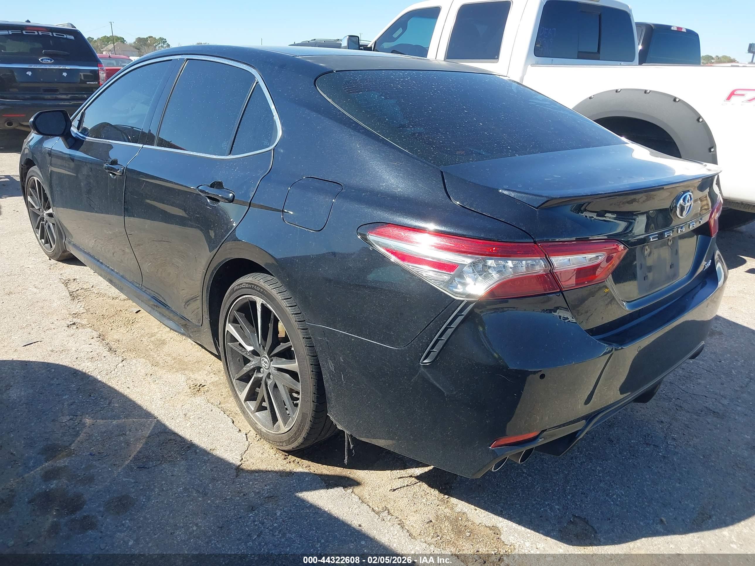 TOYOTA CAMRY image 3