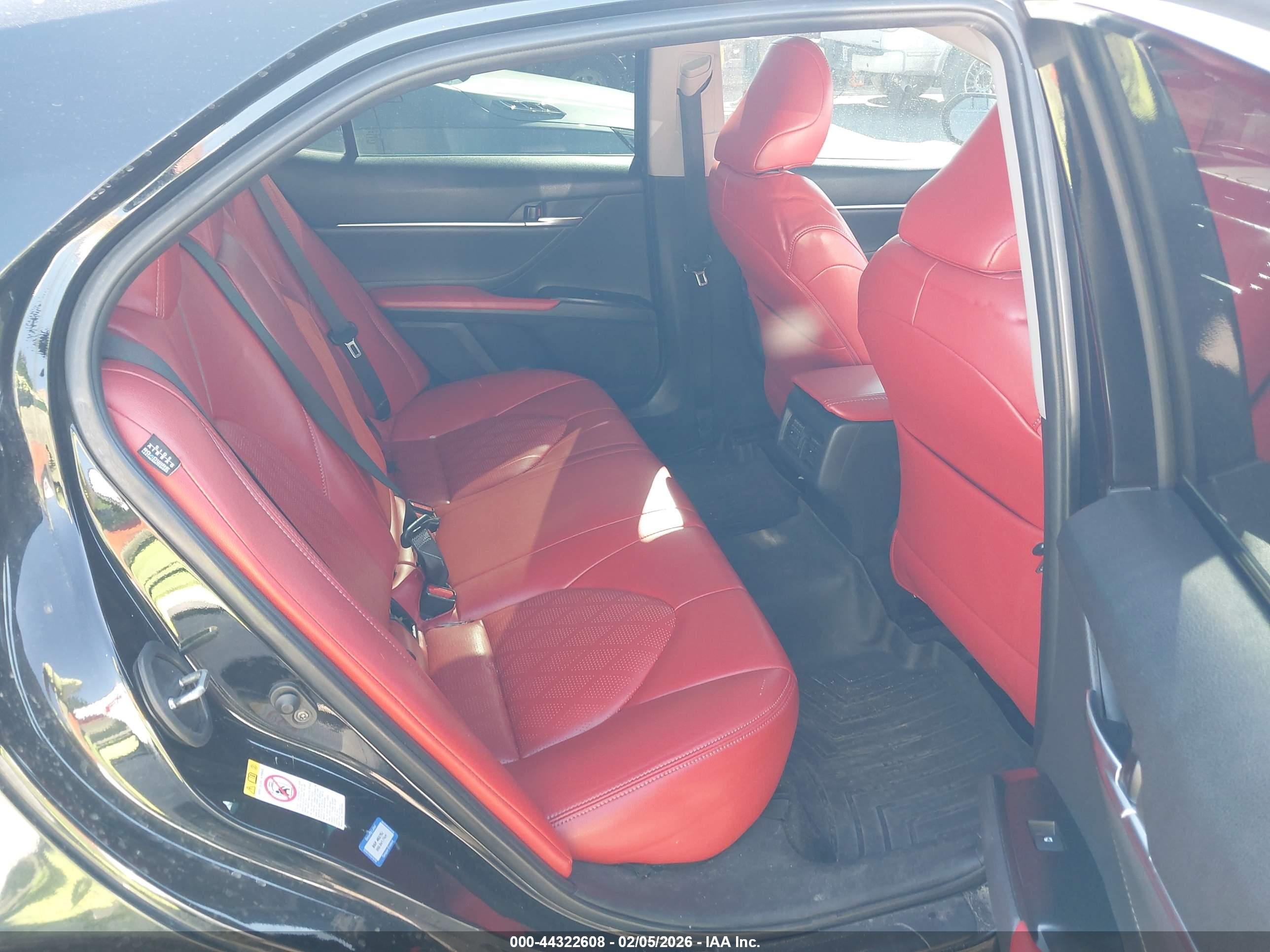 TOYOTA CAMRY image 8