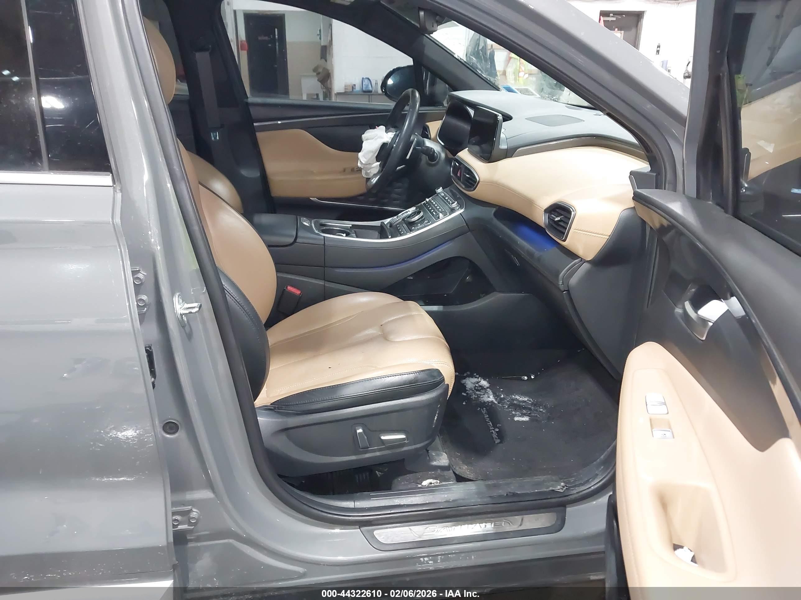 HYUNDAI SANTA image 5