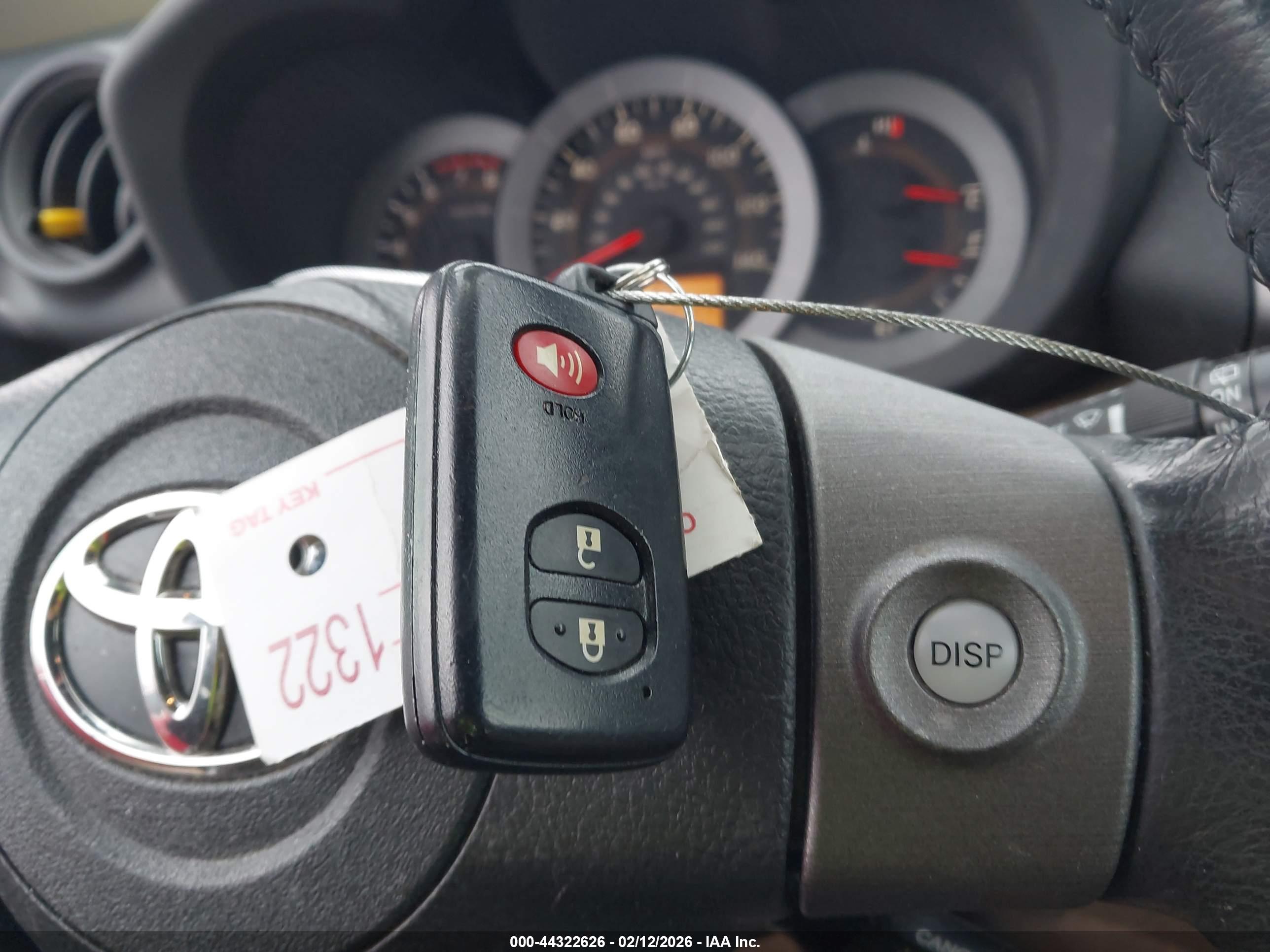 TOYOTA RAV4 image 11
