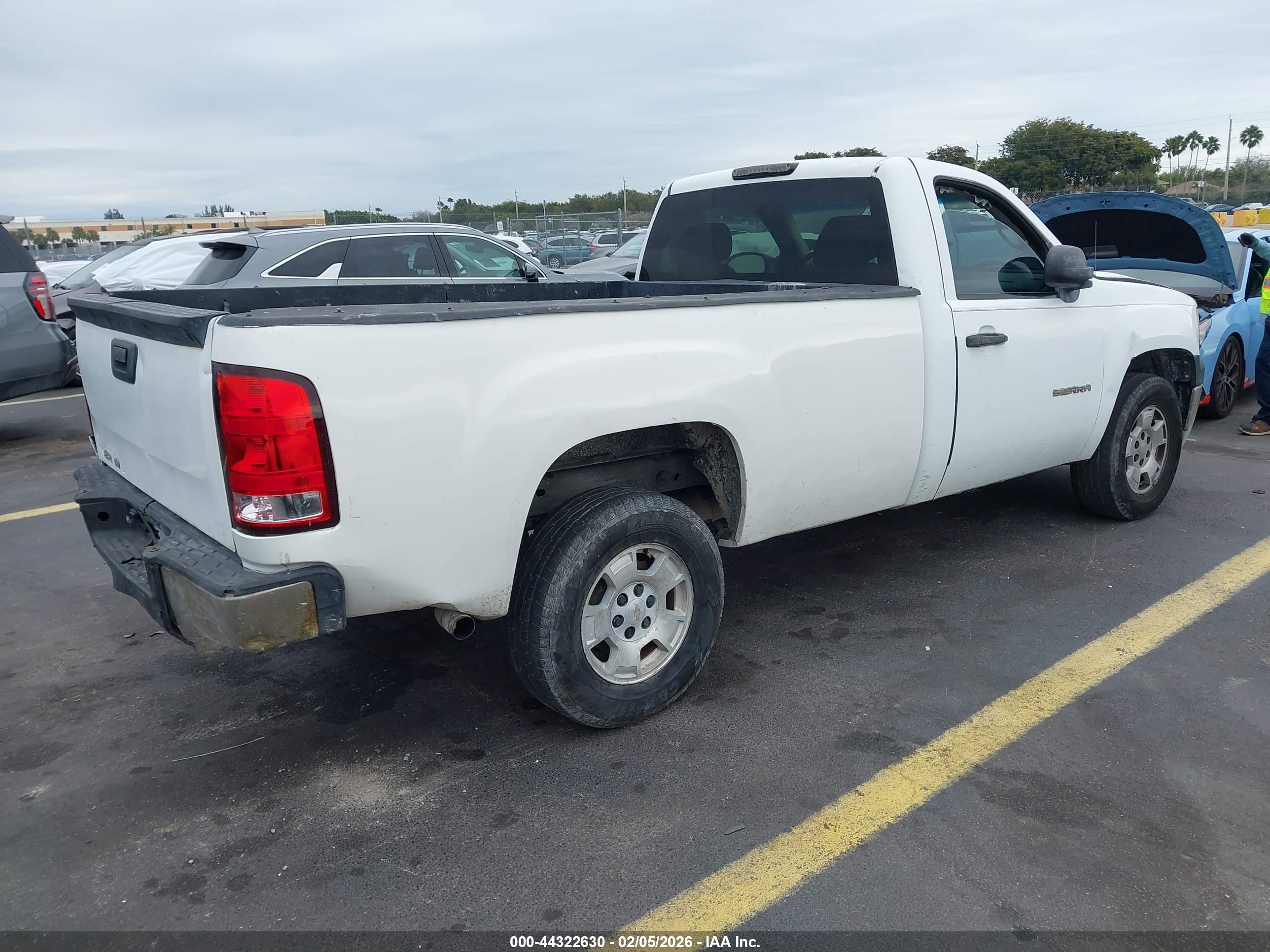 GMC SIERRA image 4