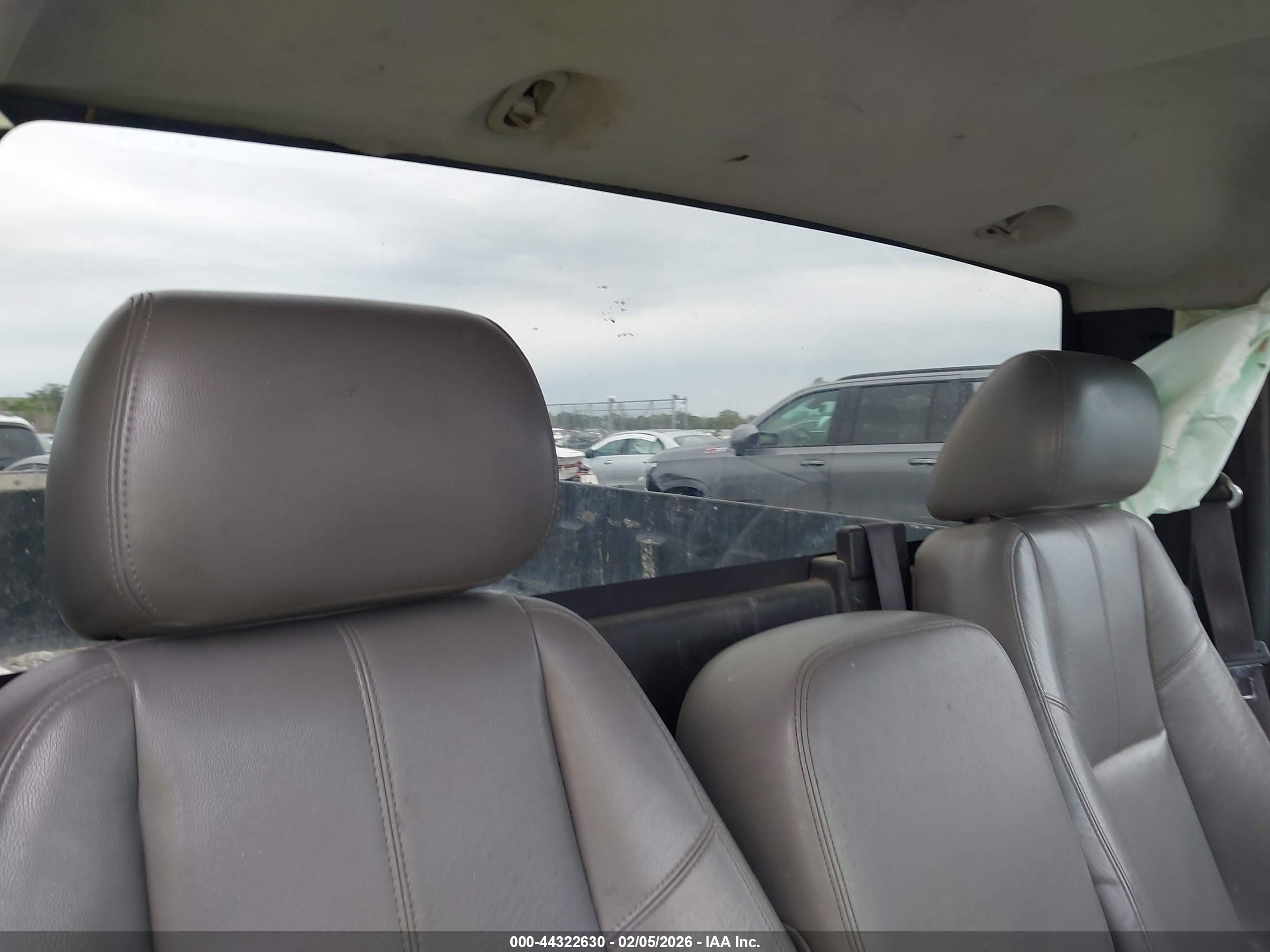 GMC SIERRA image 8