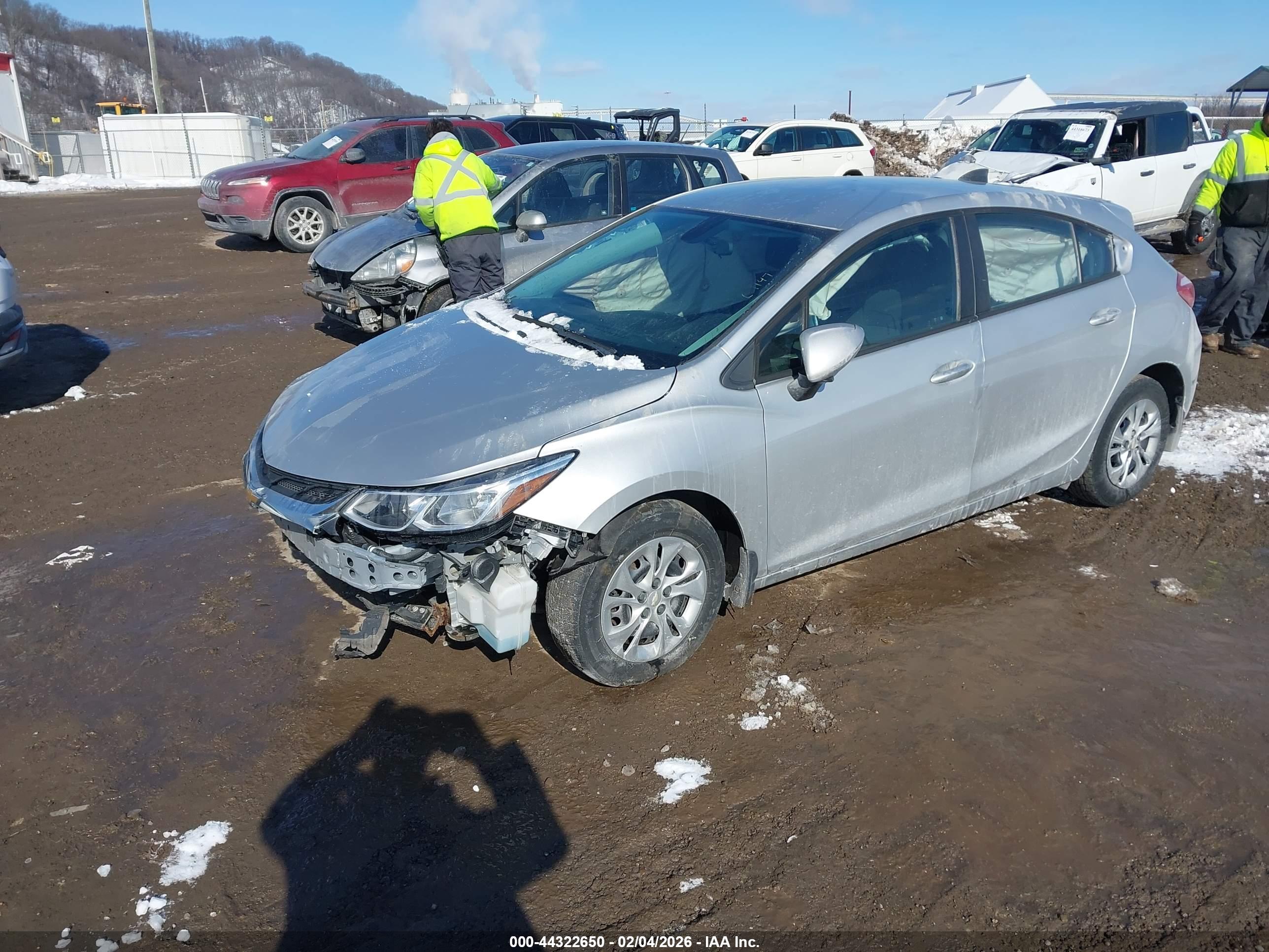 CHEVROLET CRUZE image 2