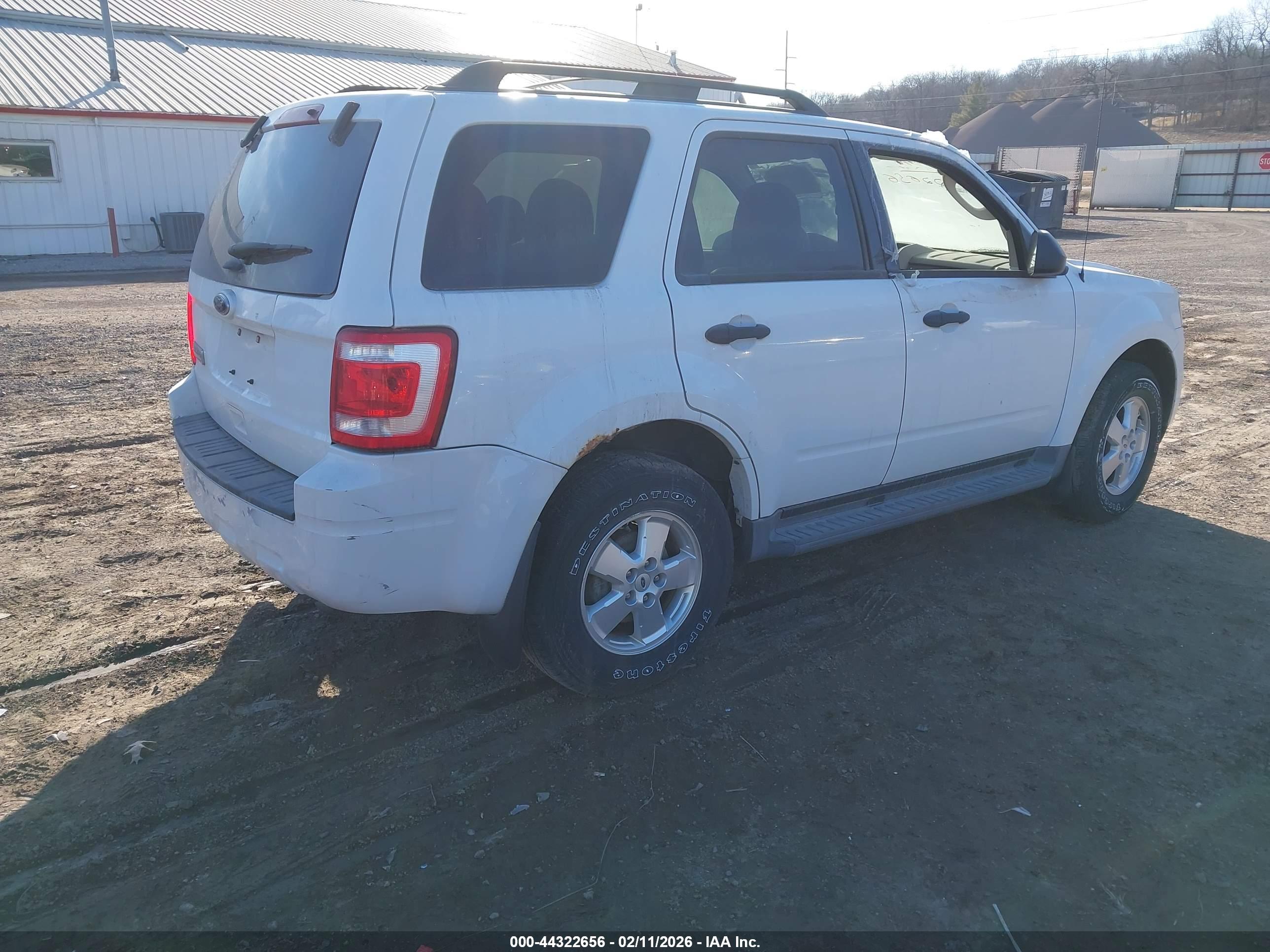 FORD ESCAPE image 4