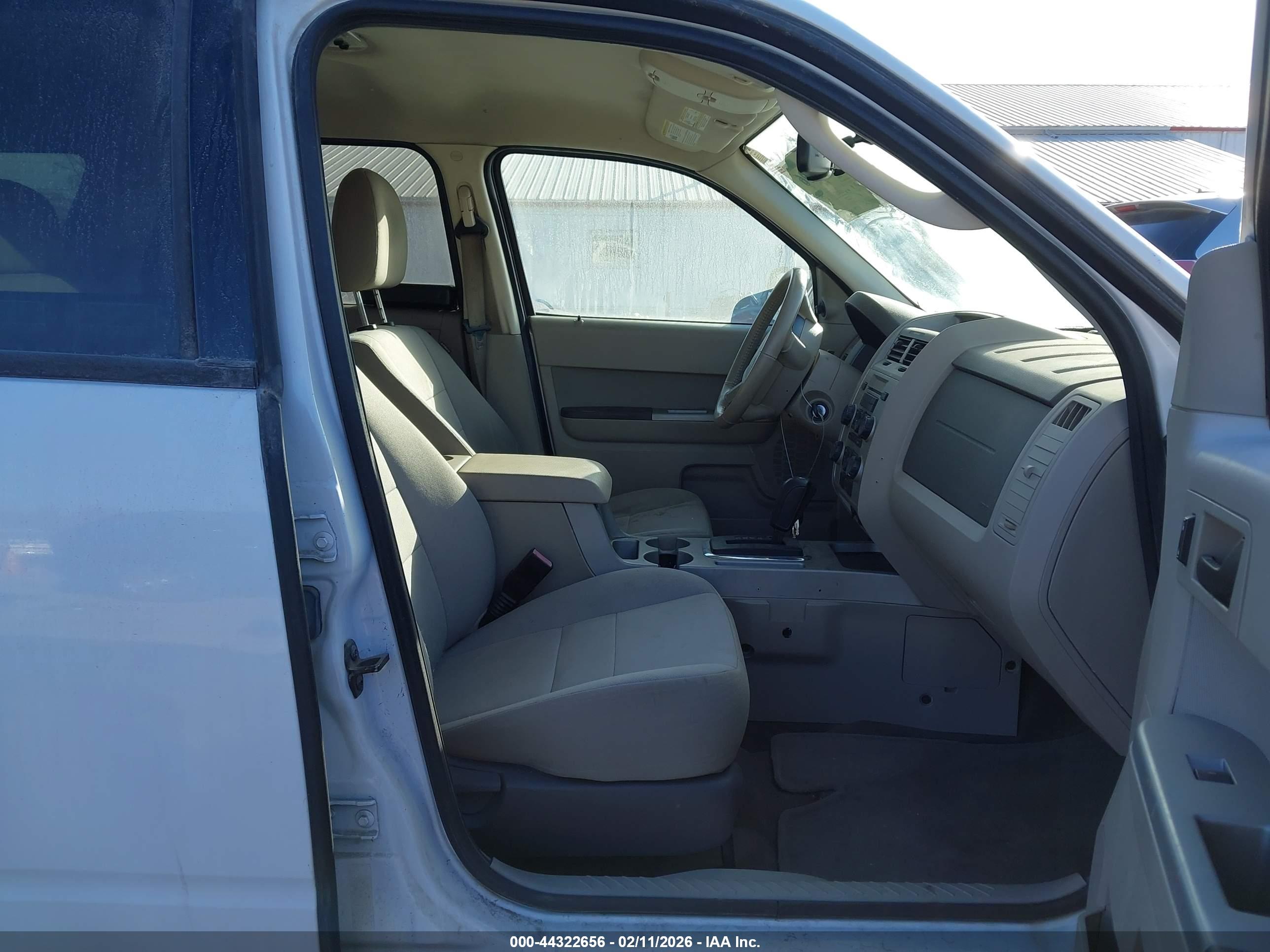 FORD ESCAPE image 5
