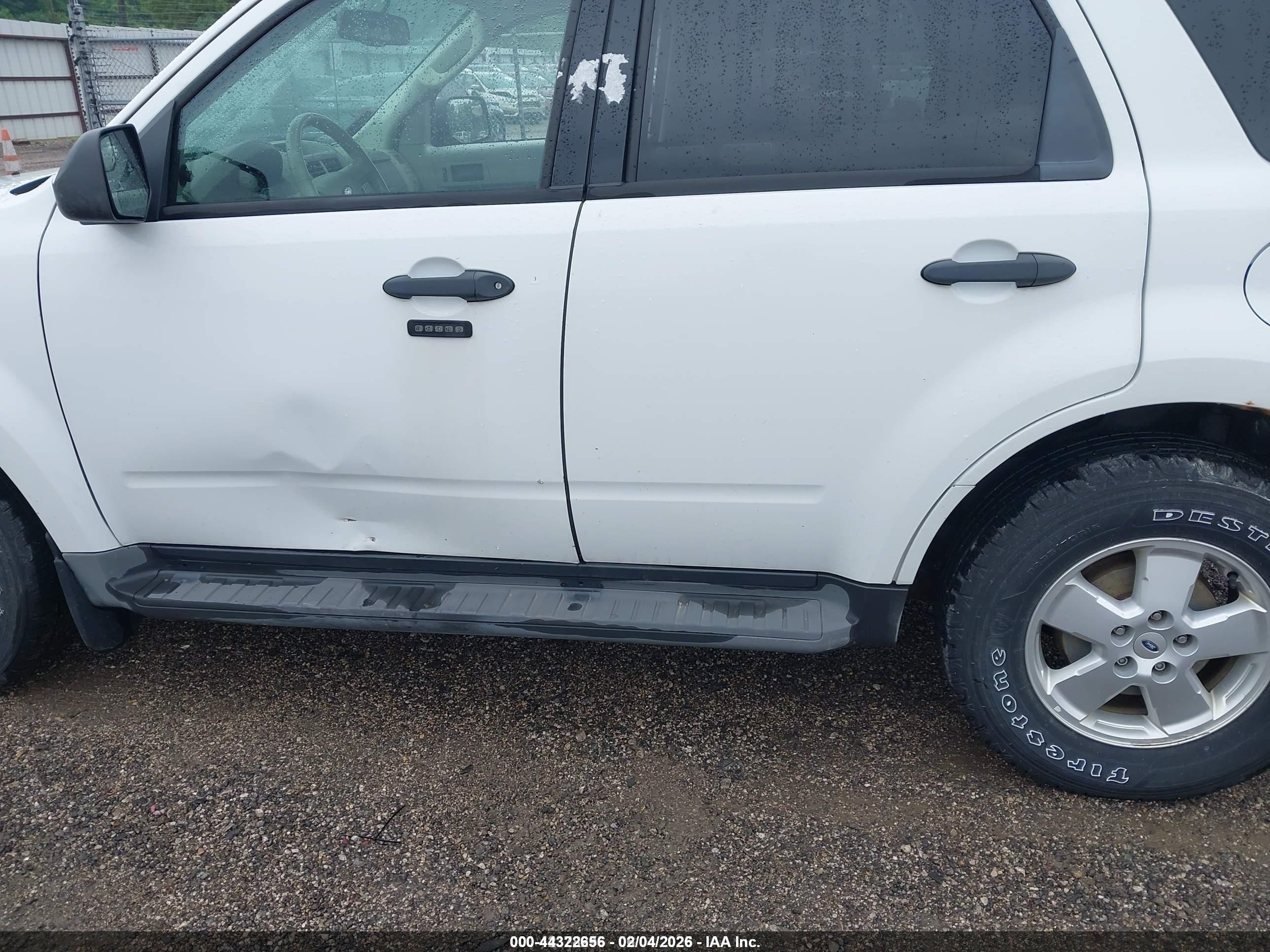 FORD ESCAPE image 6